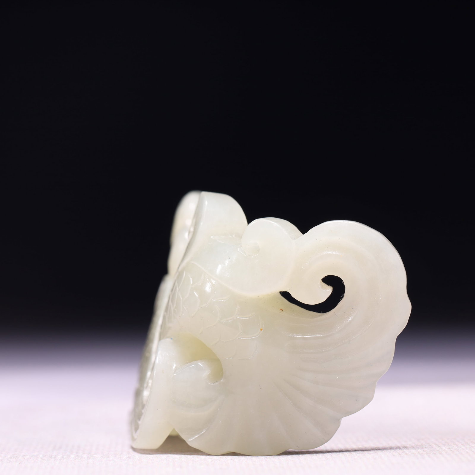 A Rare White Jade Phoenix Pattern Ornament - 3