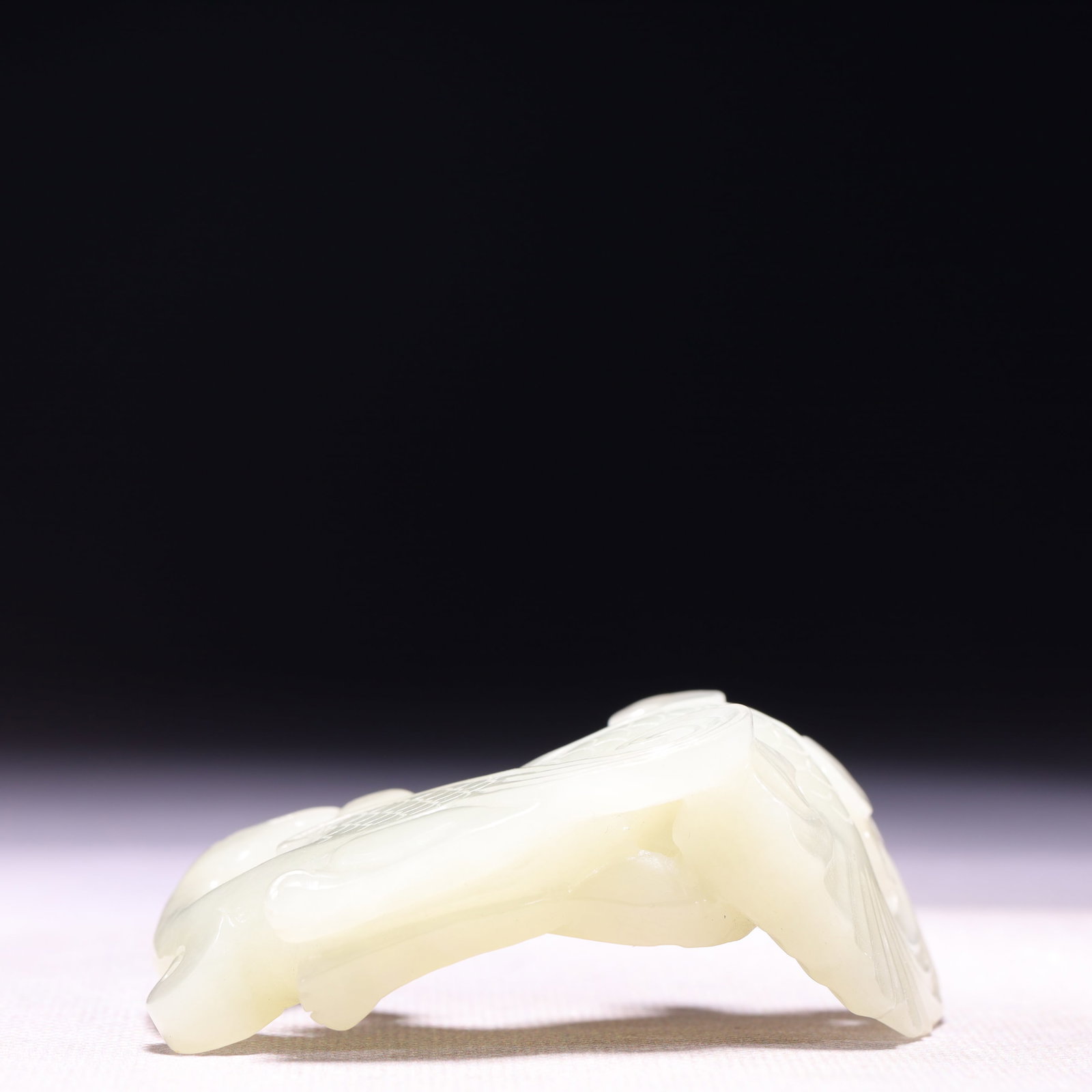 A Rare White Jade Phoenix Pattern Ornament - 7