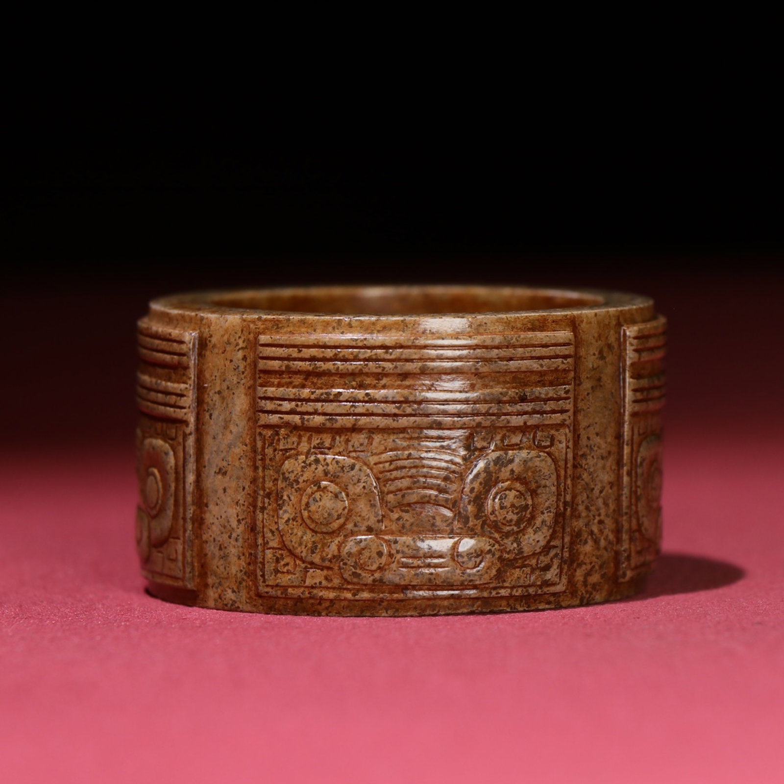 An Exquisite White Jade Beast-Face Pattern Thumb Ring - 4