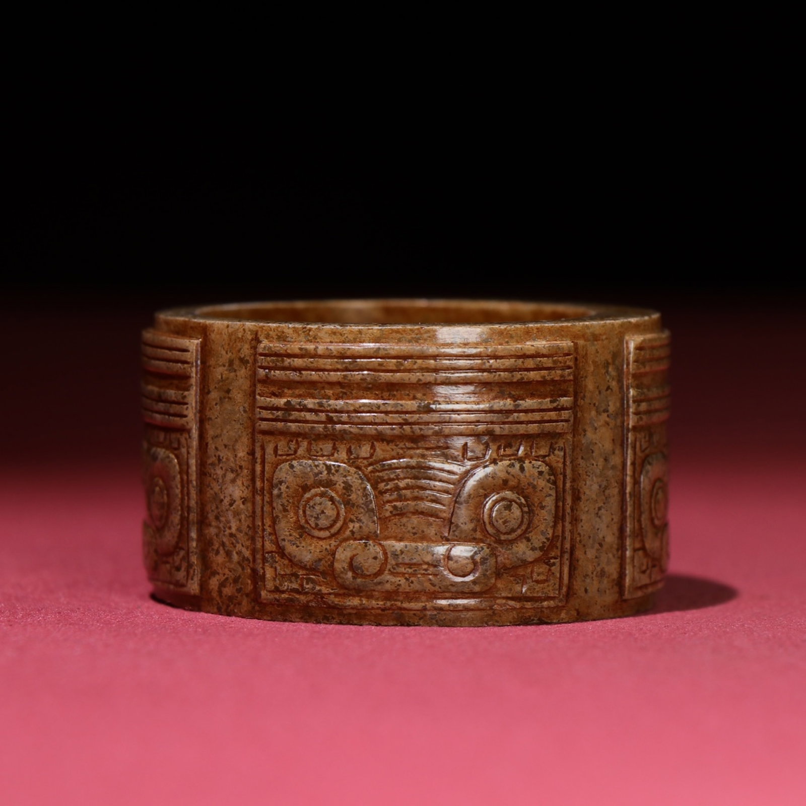 An Exquisite White Jade Beast-Face Pattern Thumb Ring - 5