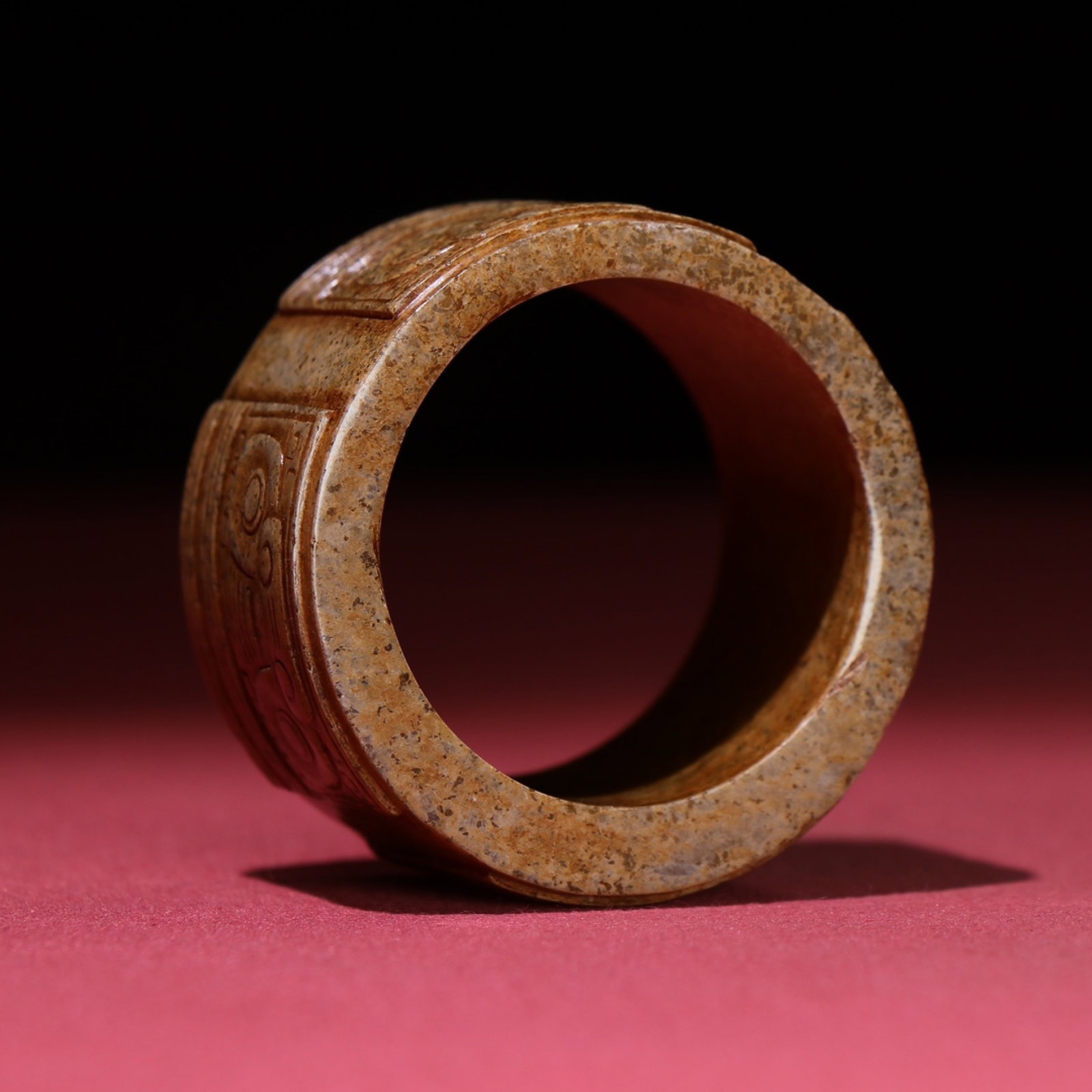 An Exquisite White Jade Beast-Face Pattern Thumb Ring - 6