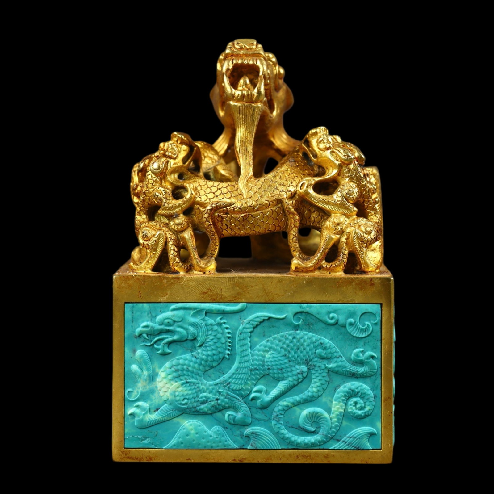 An Exquisite Gilt Bronze Dragon Seal,Inlaid Turquoise: An Exquisite Gilt Bronze Dragon Seal,Inlaid Turquoise,Qing Dynasty,China,Size:5.5inx3.5in,Weight:4771g 铜鎏金龙印章,嵌绿松石,中国