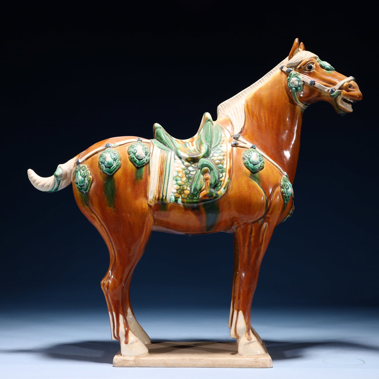 An Rare Tang Tri-Color Glazed Pottery Horse Ornament (1 of 10)