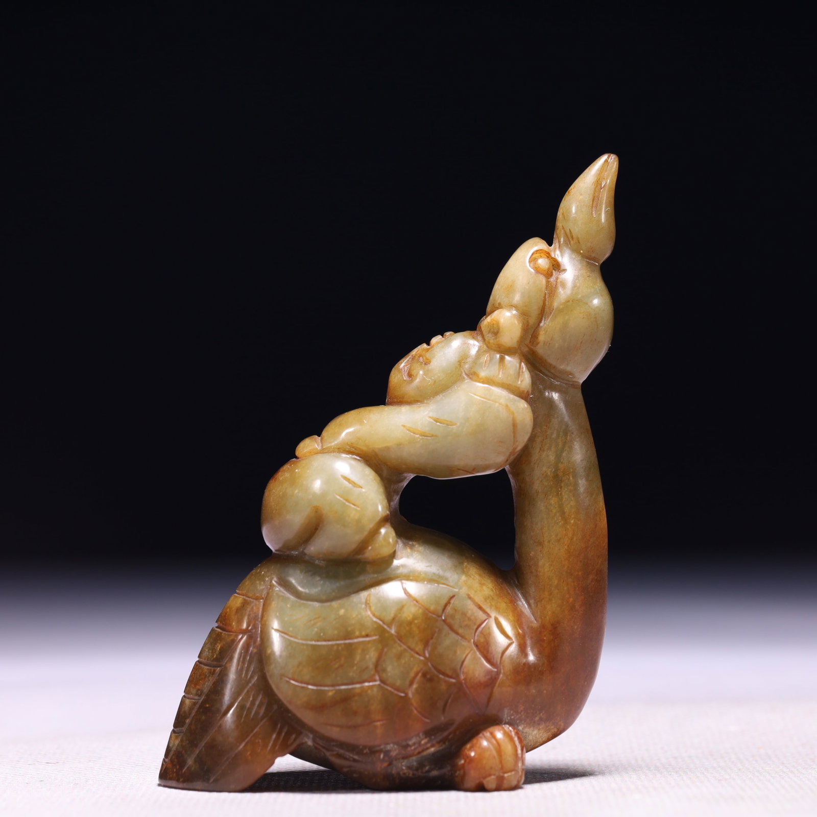 An Exquisite Archaic Jade Beast Ornament: An Exquisite Archaic Jade Beast Ornament,Ancient Time,China,Size:2.2inx1.2inx3.3in,Weight:145g 高古玉兽摆件,中国远古时期