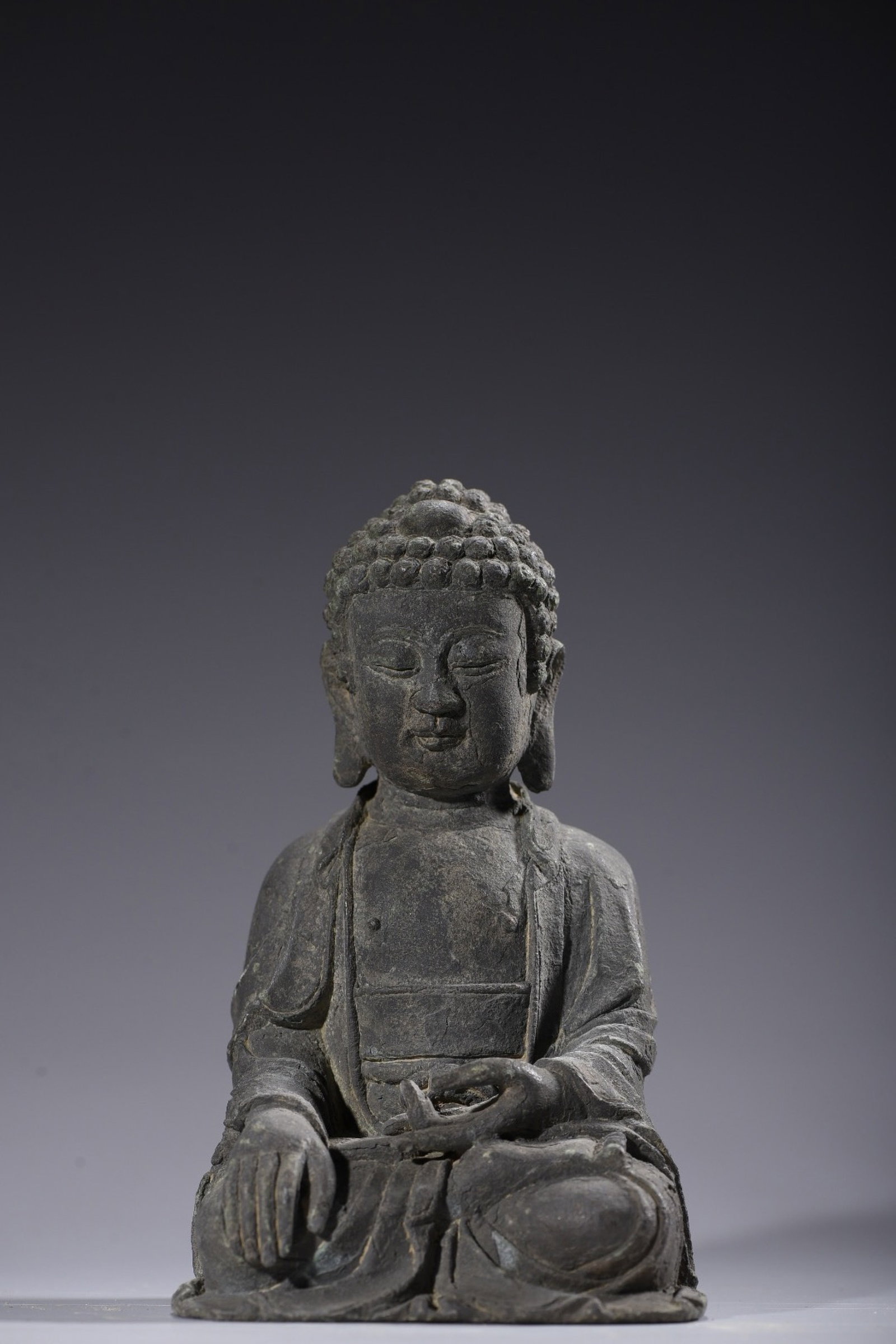An Exquisite Bronze Statue of Sakyamuni: An Exquisite Bronze Statue of Sakyamuni,Qing Dynasty,China,Size:5.5inx3.5inx2.8in,Weight:845g 紫铜释迦摩尼像,中国清代