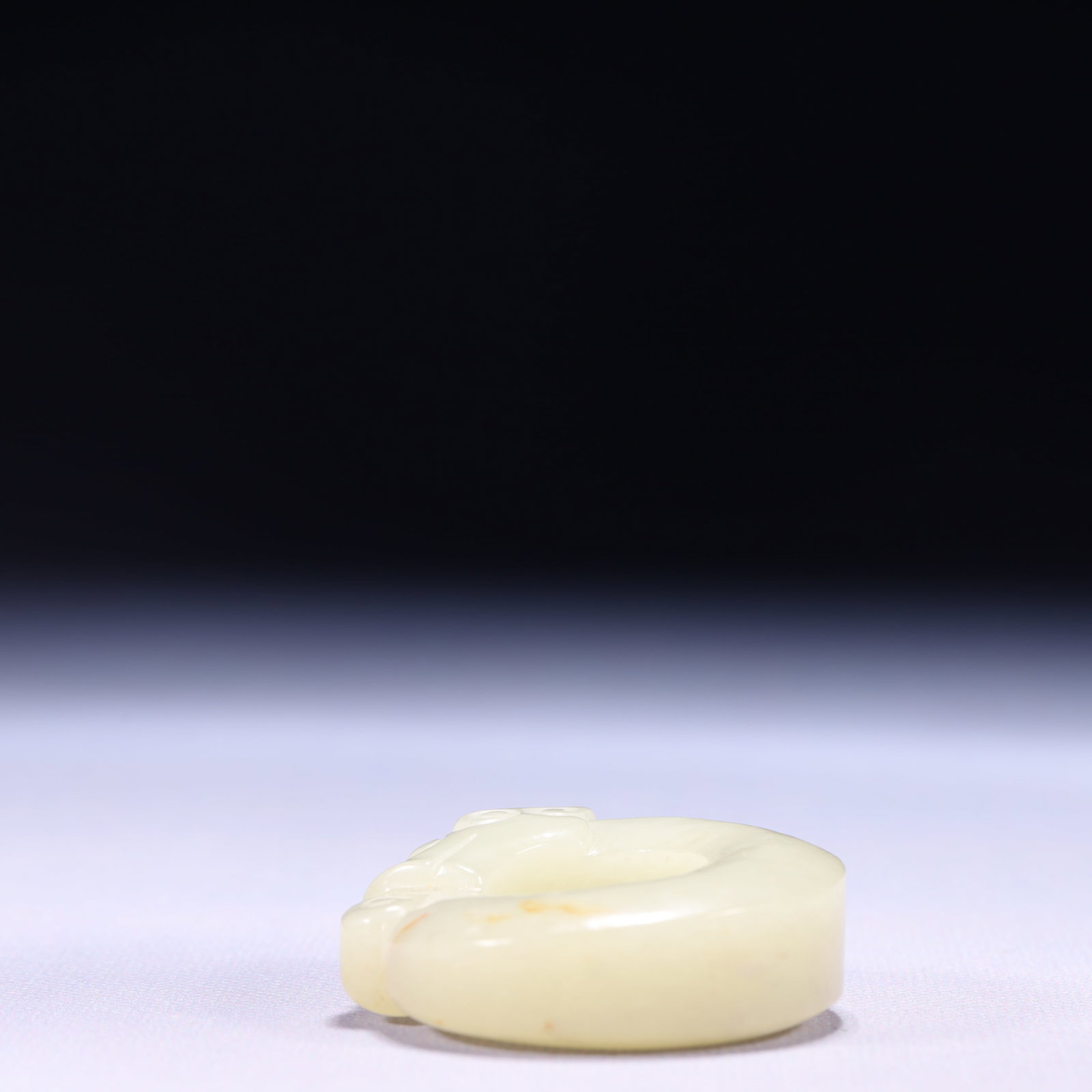 An Exquisite White Jade Beast Pattern Thumb Ring - 8