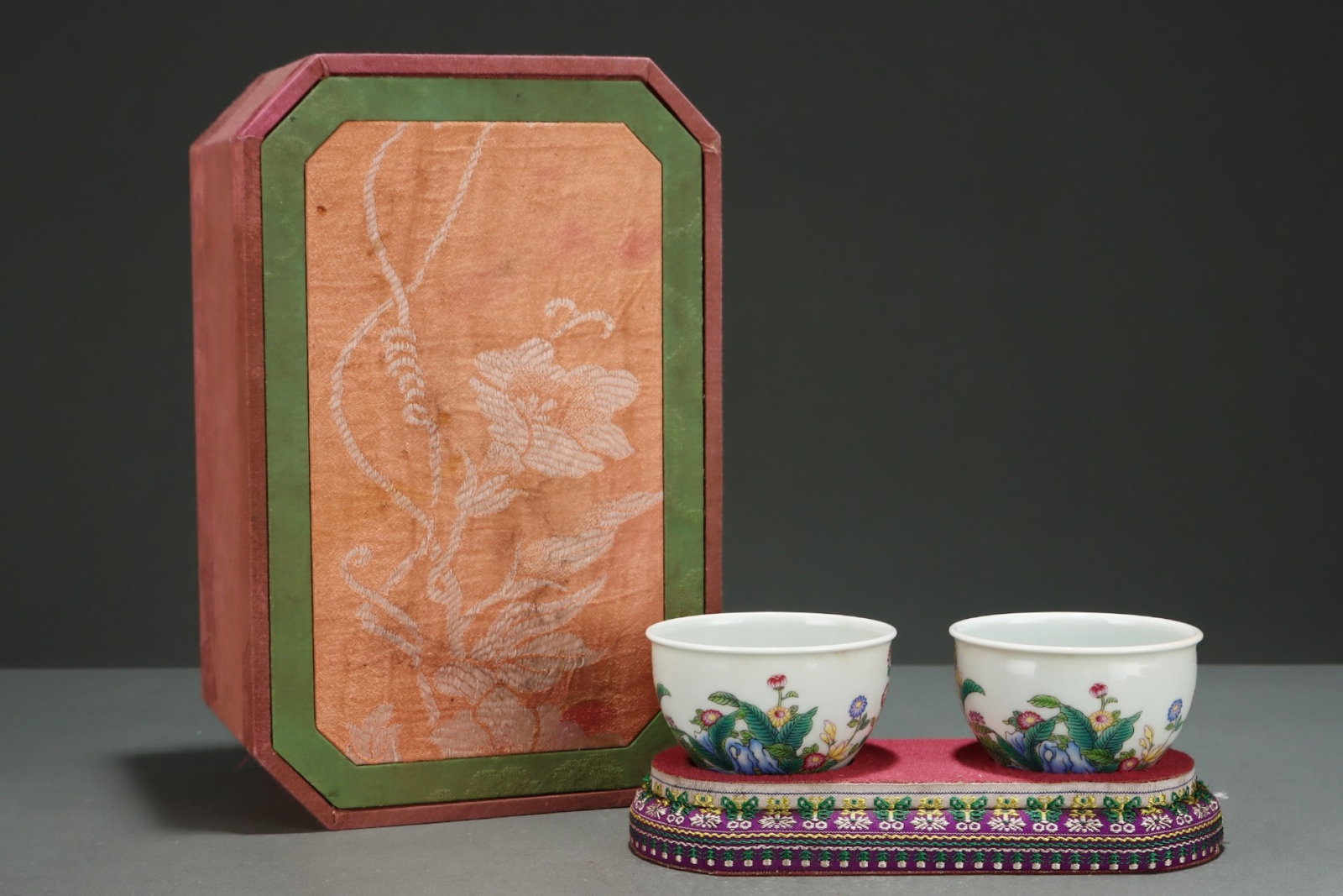 A Pair of Exquisite Famille-Rose Flower Pattern Cups,with poem: A Pair of Exquisite Famille-Rose Flower Pattern Cups,with poem,Qing Dynasty,China,Yongzheng Four-character Mark,Size:2inx3.5in