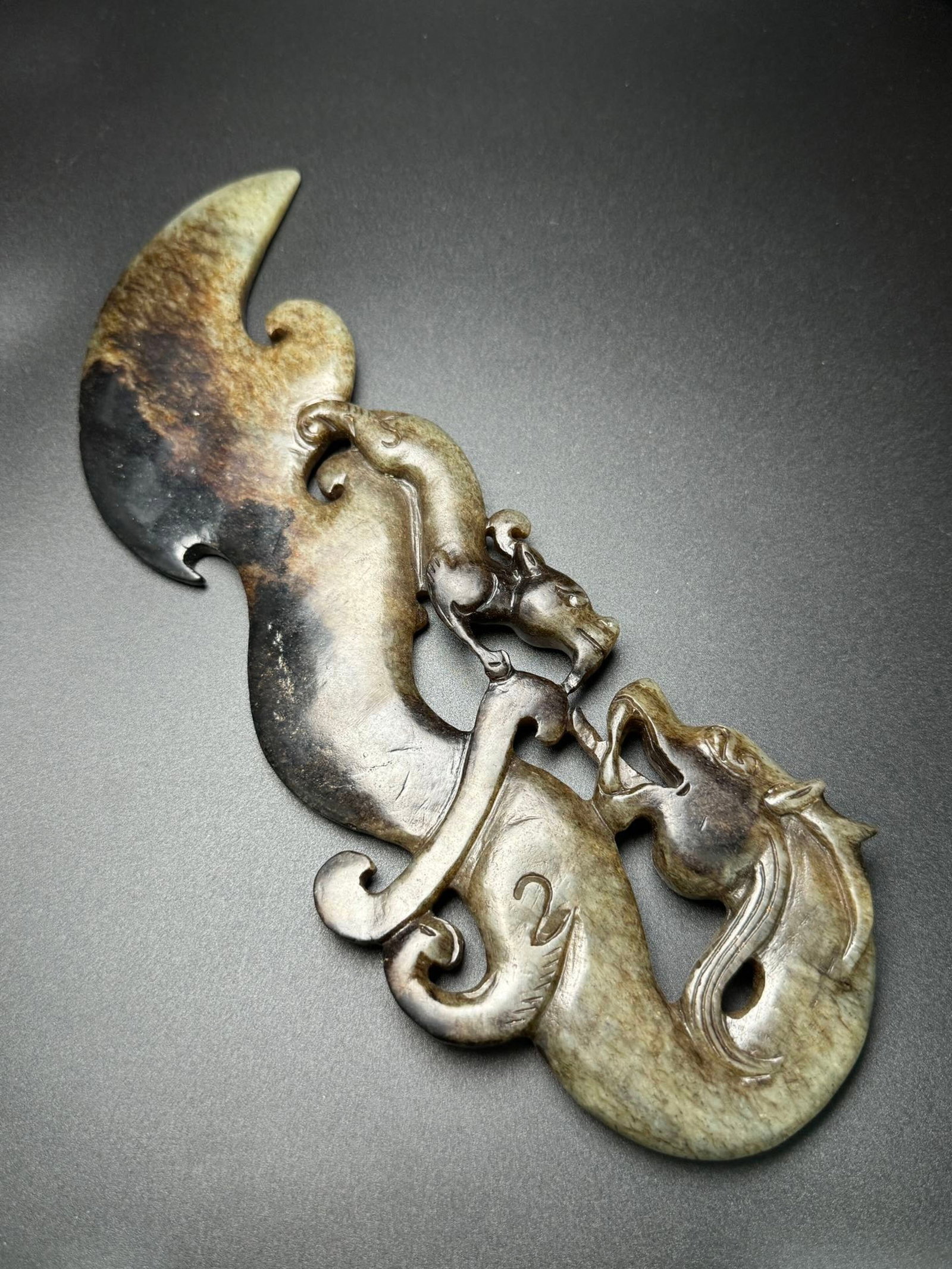 An Exquisite Archaic Jade Dragon Pattern Sword - 2