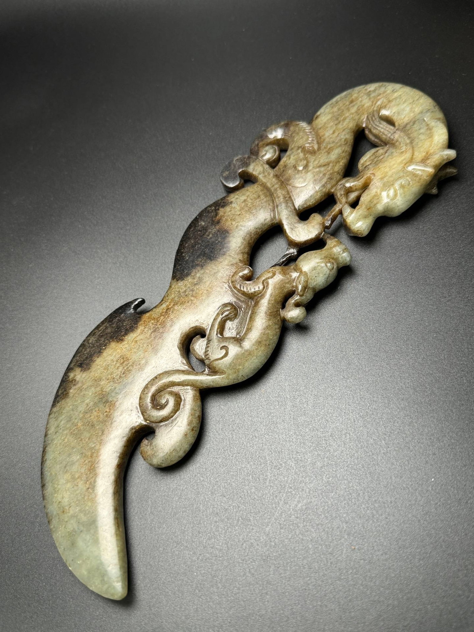 An Exquisite Archaic Jade Dragon Pattern Sword - 4