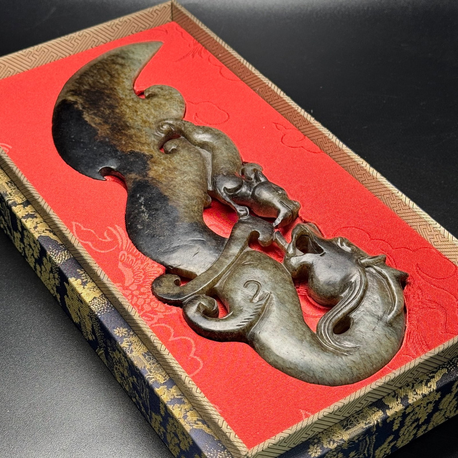 An Exquisite Archaic Jade Dragon Pattern Sword - 8