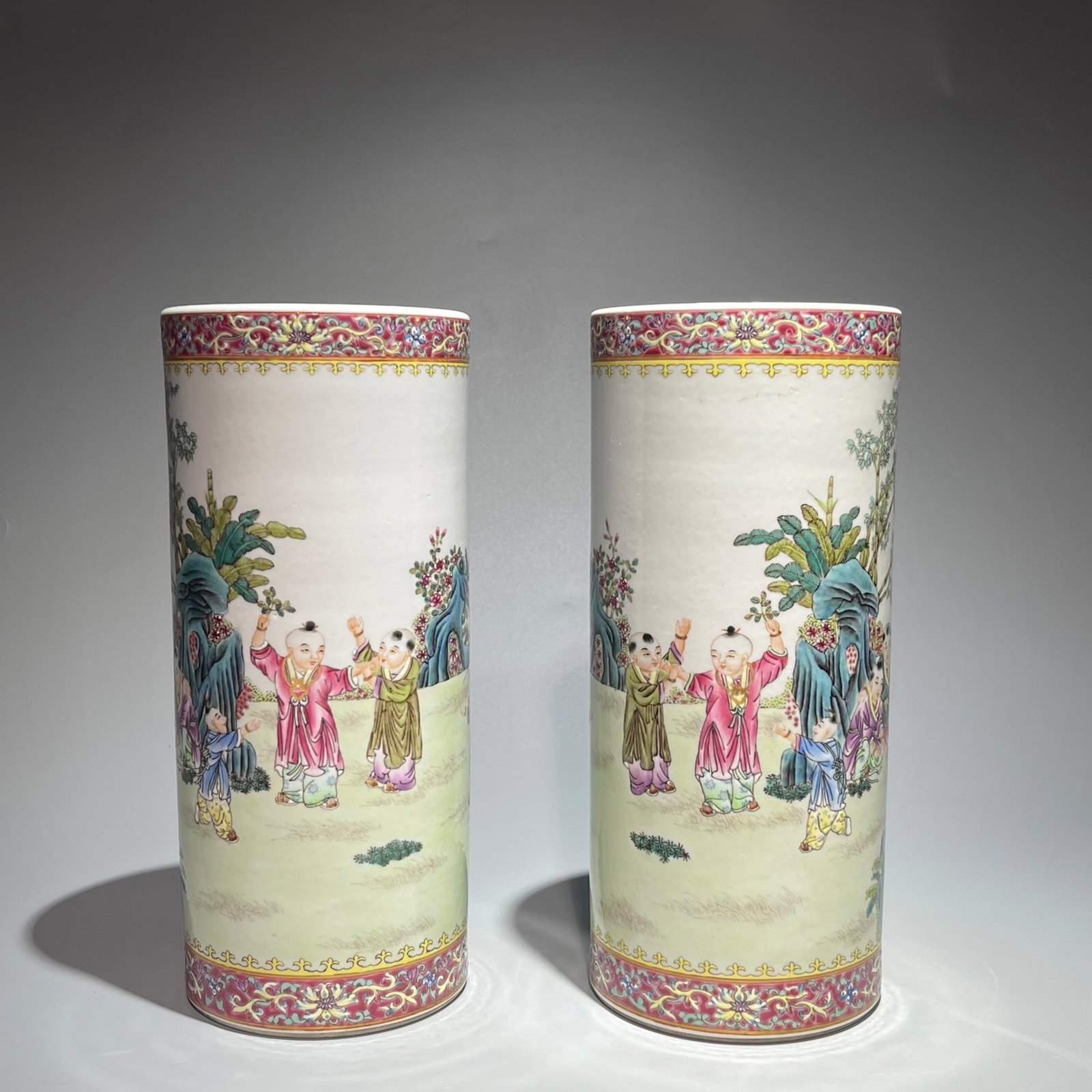 A Pair of Exquisite Famille-Rose Character and Story Pattern Brush Pots: A Pair of Exquisite Famille-Rose Character and Story Pattern Brush Pots,Qing Dynasty,China,Qianlong Six-character Mark,Size:10.6inx4.5in 一对粉彩人物故事