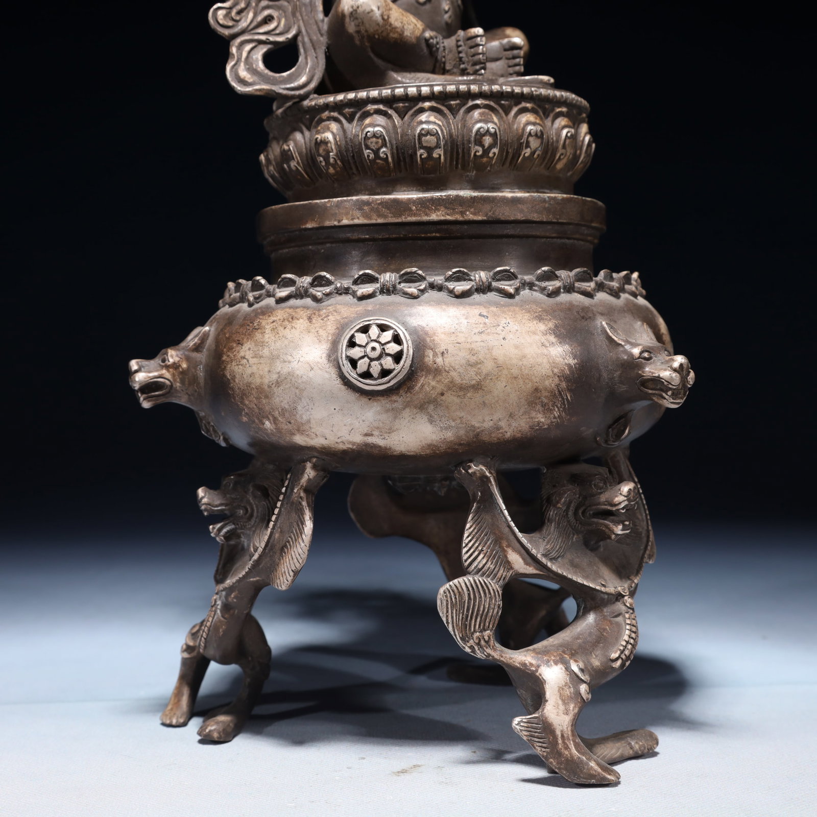 A Solemn Gilt Bronze Statue of Mandkesvara (1 of 12)