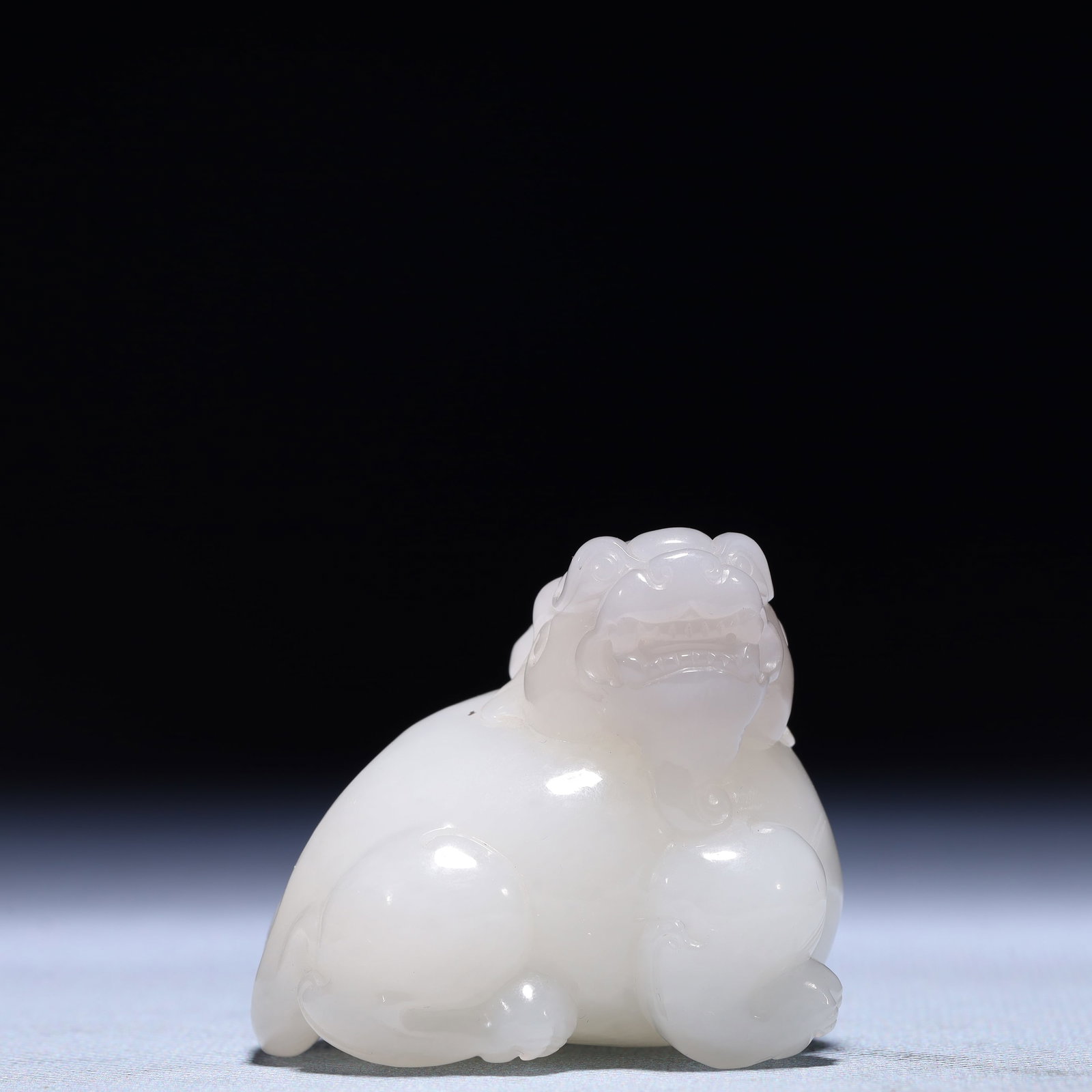 An Exquisite White Jade Wealth-Attracting Creature Ornament (1 of 9)