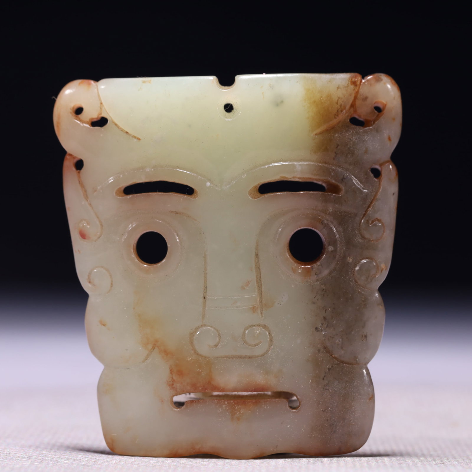An Exquisite White Jade Figure-Face Pattern Pendant: An Exquisite White Jade Figure-Face Pattern Pendant,Qing Dynasty,China,Size:2inx2.2inx0.4in,Weight:49g 白玉人面纹挂件,中国清代