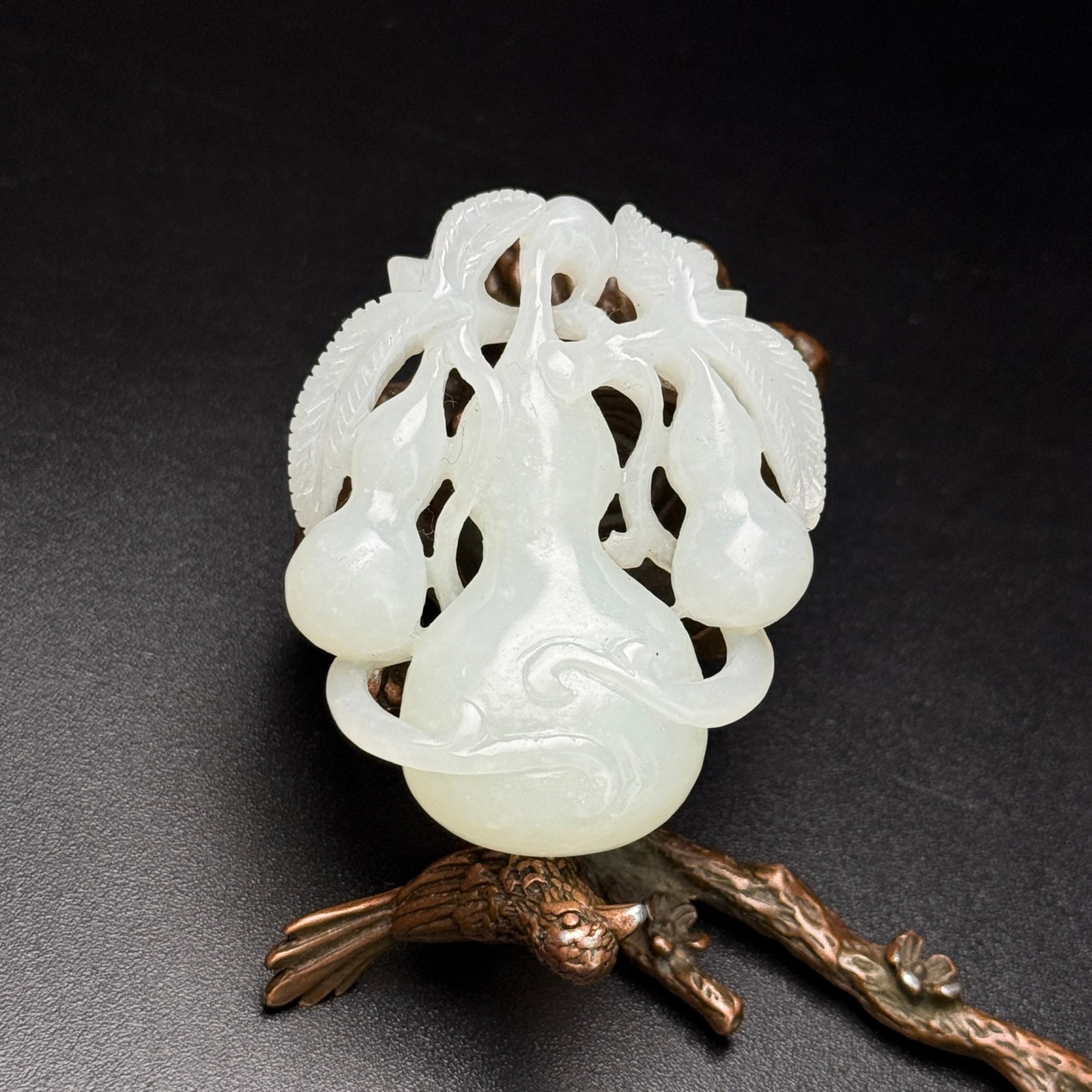 An Exquisite White Jade Gourd Pendant: An Exquisite White Jade Gourd Pendant,Qing Dynasty,China,Size:2.4inx1.9inx0.6in,Weight:45g 白玉葫芦挂件,中国清代