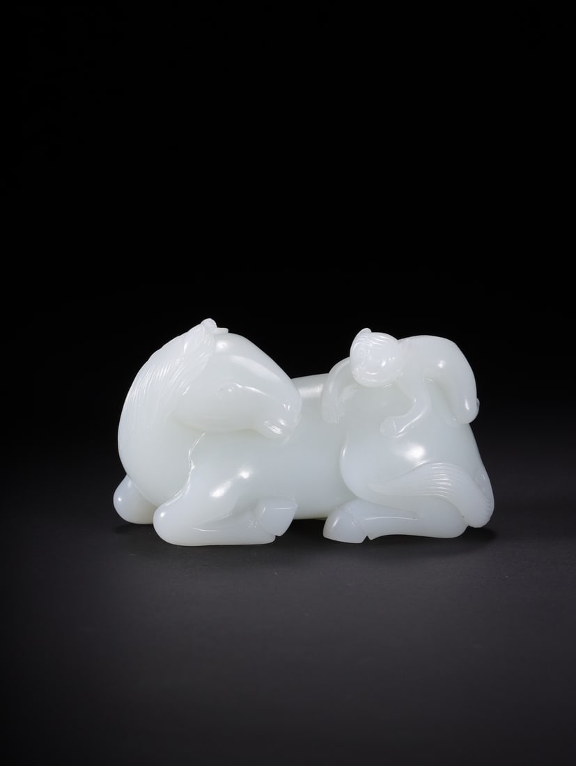 An Exquisite White Jade Monkey Pattern Horse Ornament: An Exquisite White Jade Monkey Pattern Horse Ornament,Qing Dynasty,China,Size:2.6inx1.2inx1.6in,Weight:109.6g