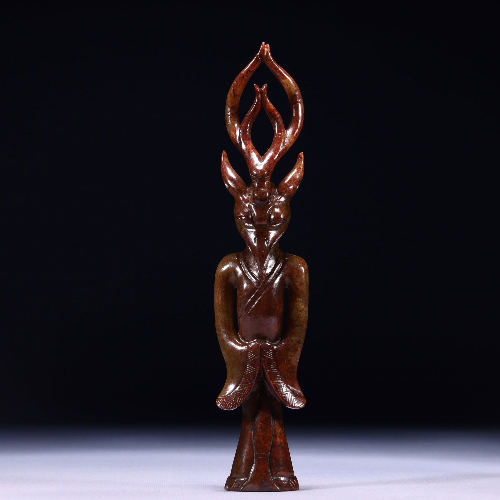 An Exquisite Archaic Jade Roc Ornament (1 of 11)