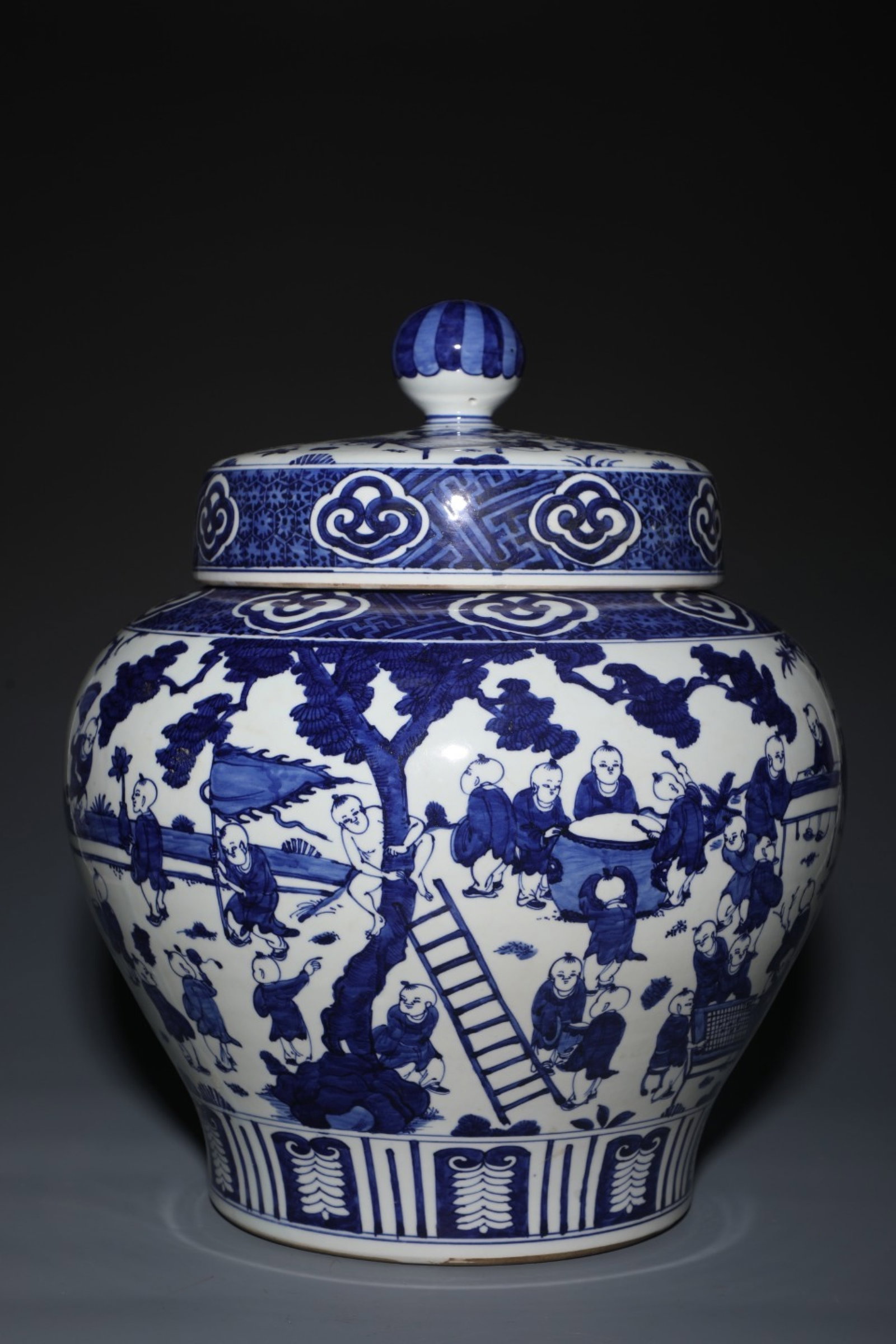 A Huge Blue and White Character and Story Pattern Jar with Cover: A Huge Blue and White Character and Story Pattern Jar with Cover,Ming Dynasty,China,Jiajing Six-character Mark,Size:18.5inx14.6in