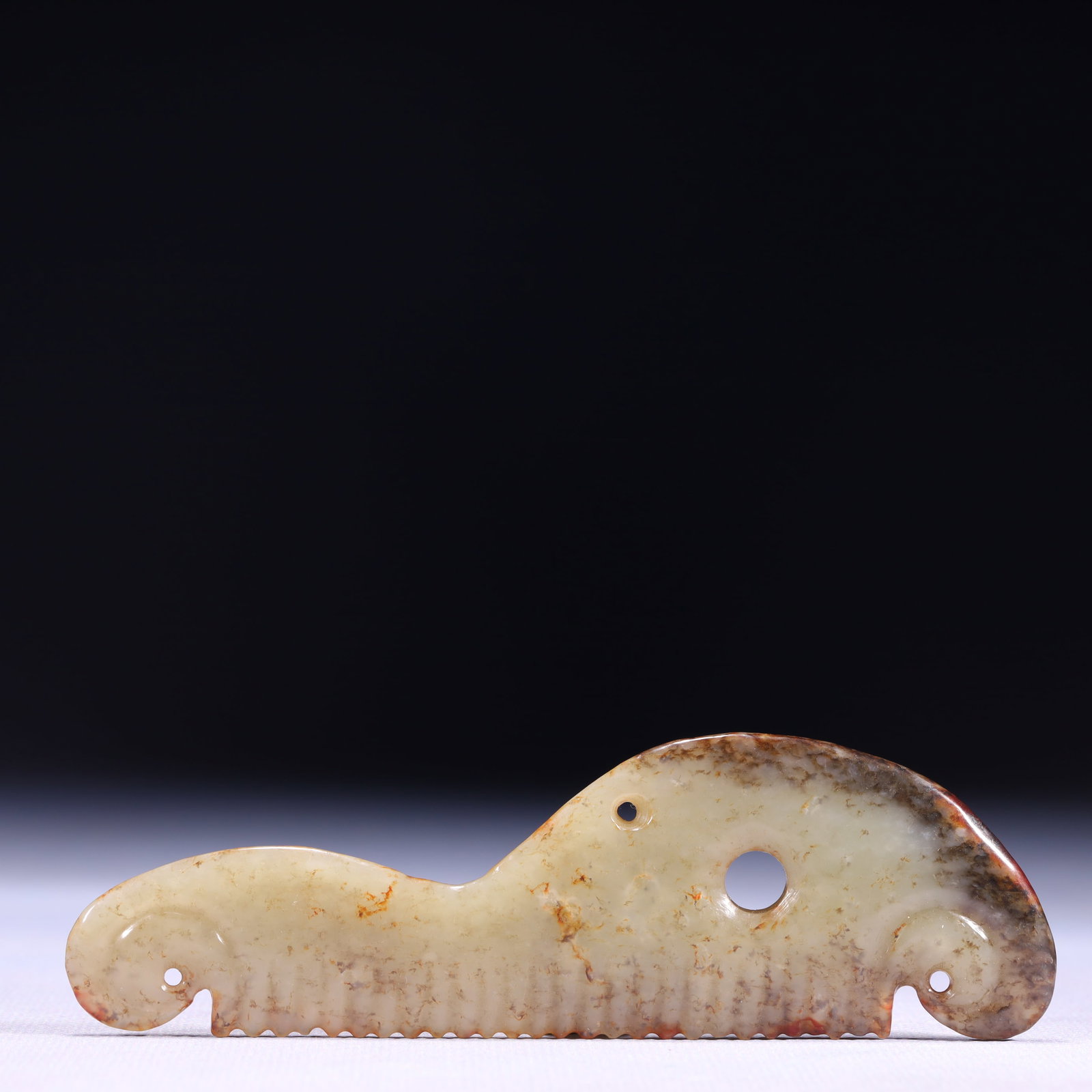 An Exquisite White Jade Comb: An Exquisite White Jade Comb,Qing Dynasty,China,Size:4.9inx0.2inx1.6in,Weight:44g 白玉梳子,中国清代