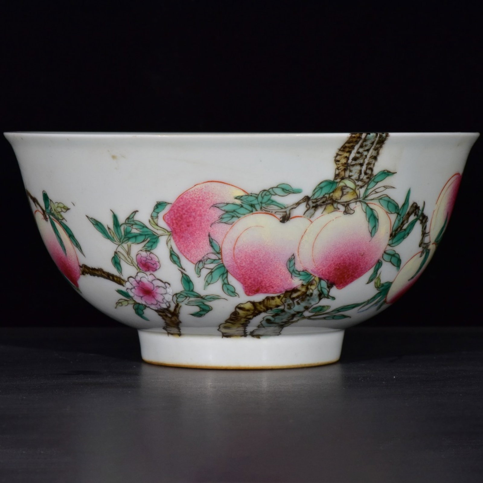 An Exquisite Famille-Rose Bats and Peach Pattern Bowl: An Exquisite Famille-Rose Bats and Peach Pattern Bowl,Qing Dynasty,China,Yongzheng Six-character Mark,Size:3inx6.3in 粉彩蝙蝠桃子纹碗,中国&#