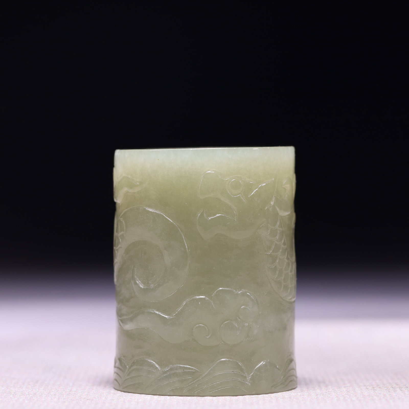 A Rare Green Jade Dragon Pattern Thumb Ring (1 of 6)