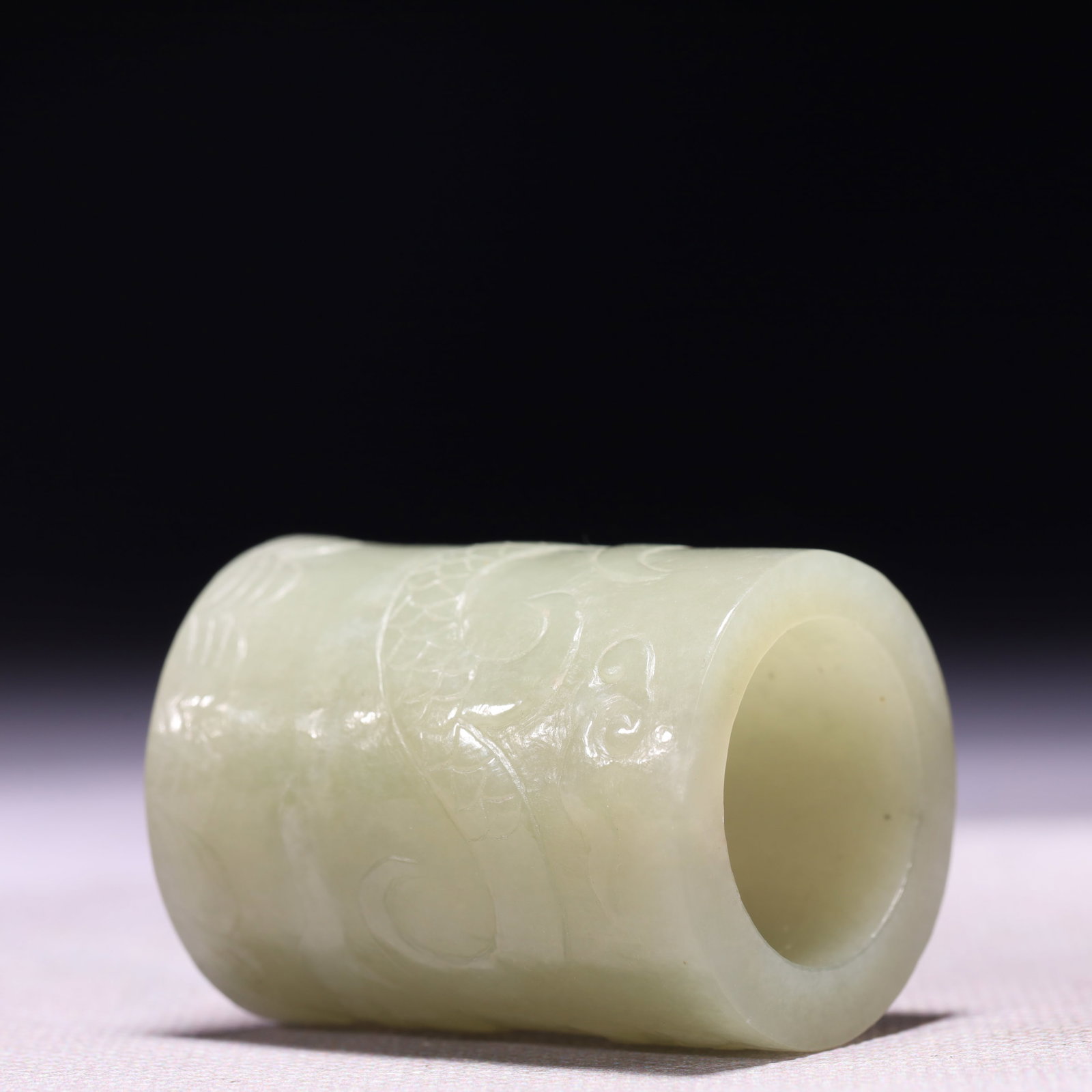 A Rare Green Jade Dragon Pattern Thumb Ring - 5