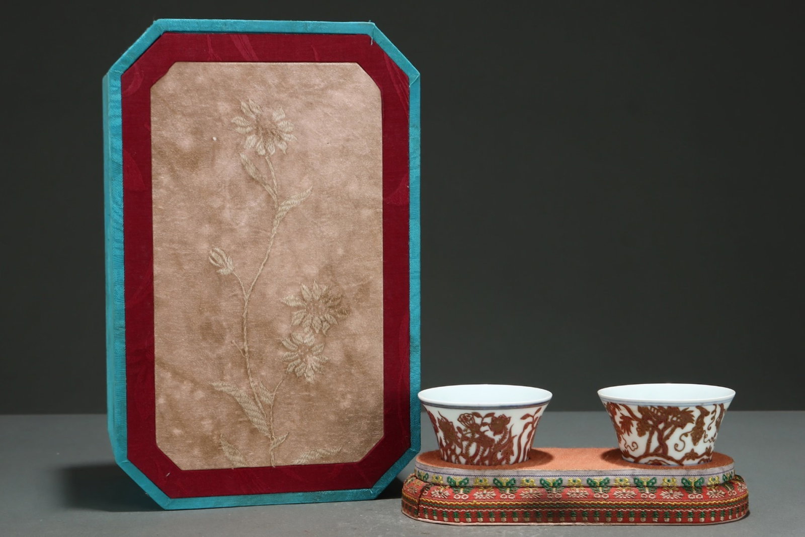 A Pair of Exquisite Underglaze-Red Flower Pattern Cups: A Pair of Exquisite Underglaze-Red Flower Pattern Cups,Ming Dynasty,China,Chenghua Six-character Mark,Size:1.7inx3in 一对釉里红花卉纹杯子,&#