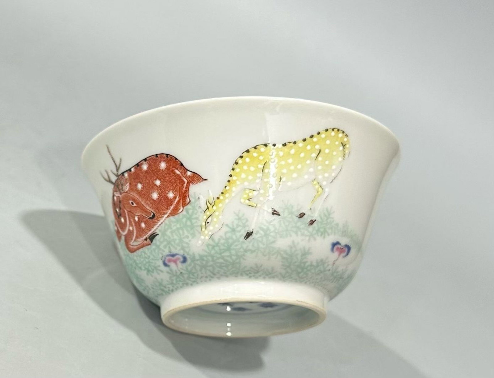 An Exquisite Famille-Rose Deer Pattern Cup: An Exquisite Famille-Rose Deer Pattern Cup,Qing Dynasty,China,Yongzheng Six-character Mark,Size:1.8inx3.3in 粉彩鹿纹杯子,中国清代,雍&#