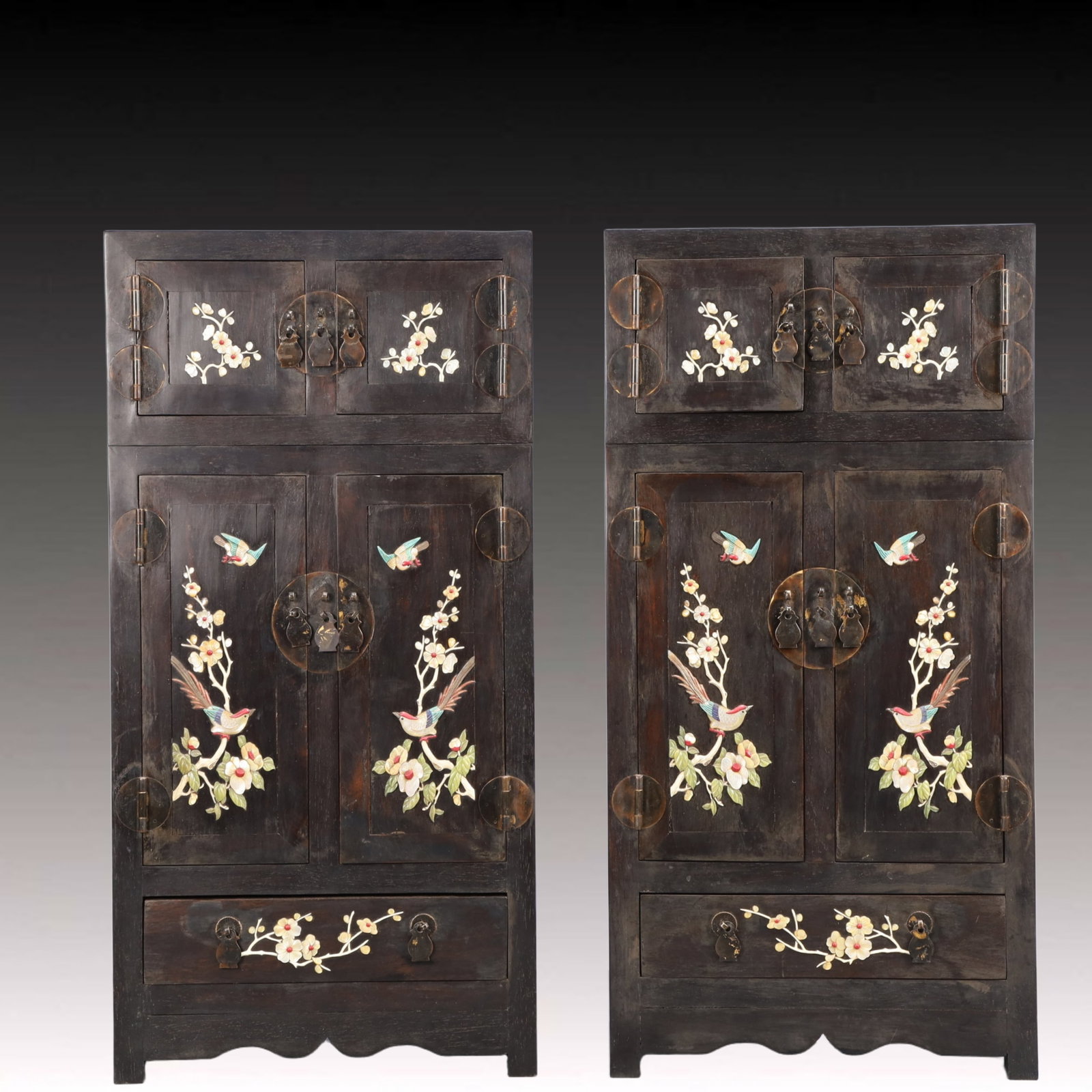 A Pair of Rare Zitanwood Inlaid Gems Flower and Bird Pattern Cabinets: A Pair of Rare Zitanwood Inlaid Gems Flower and Bird Pattern Cabinets,Qing Dynasty, China,Size:9.8inx5.9inx19.7in,Total Weight:10050g