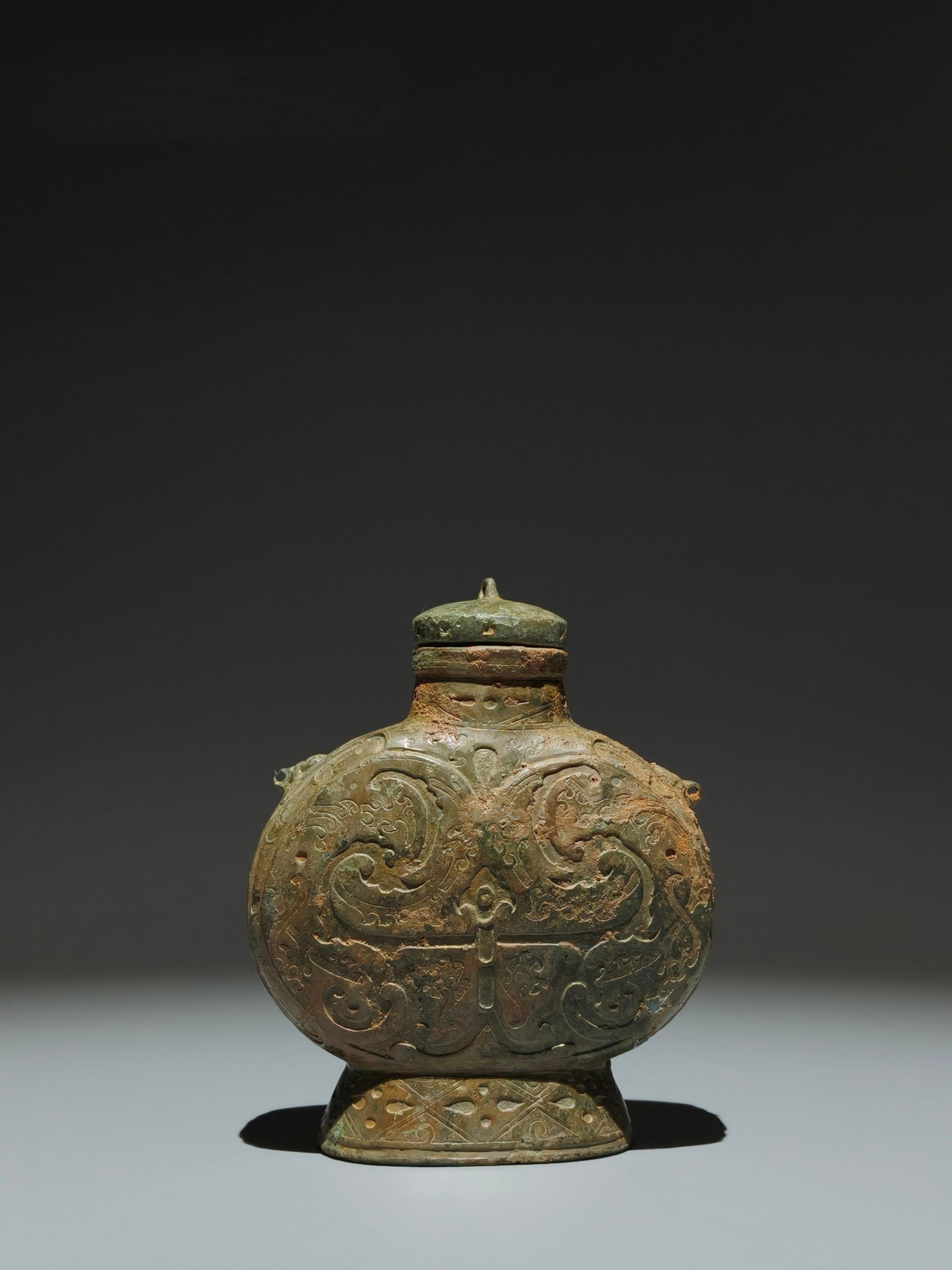 An Archaic Bronze Dragon Pattern Pot (1 of 9)