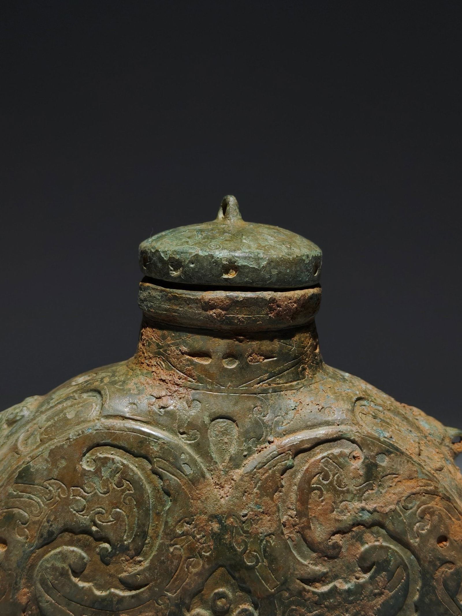 An Archaic Bronze Dragon Pattern Pot - 2