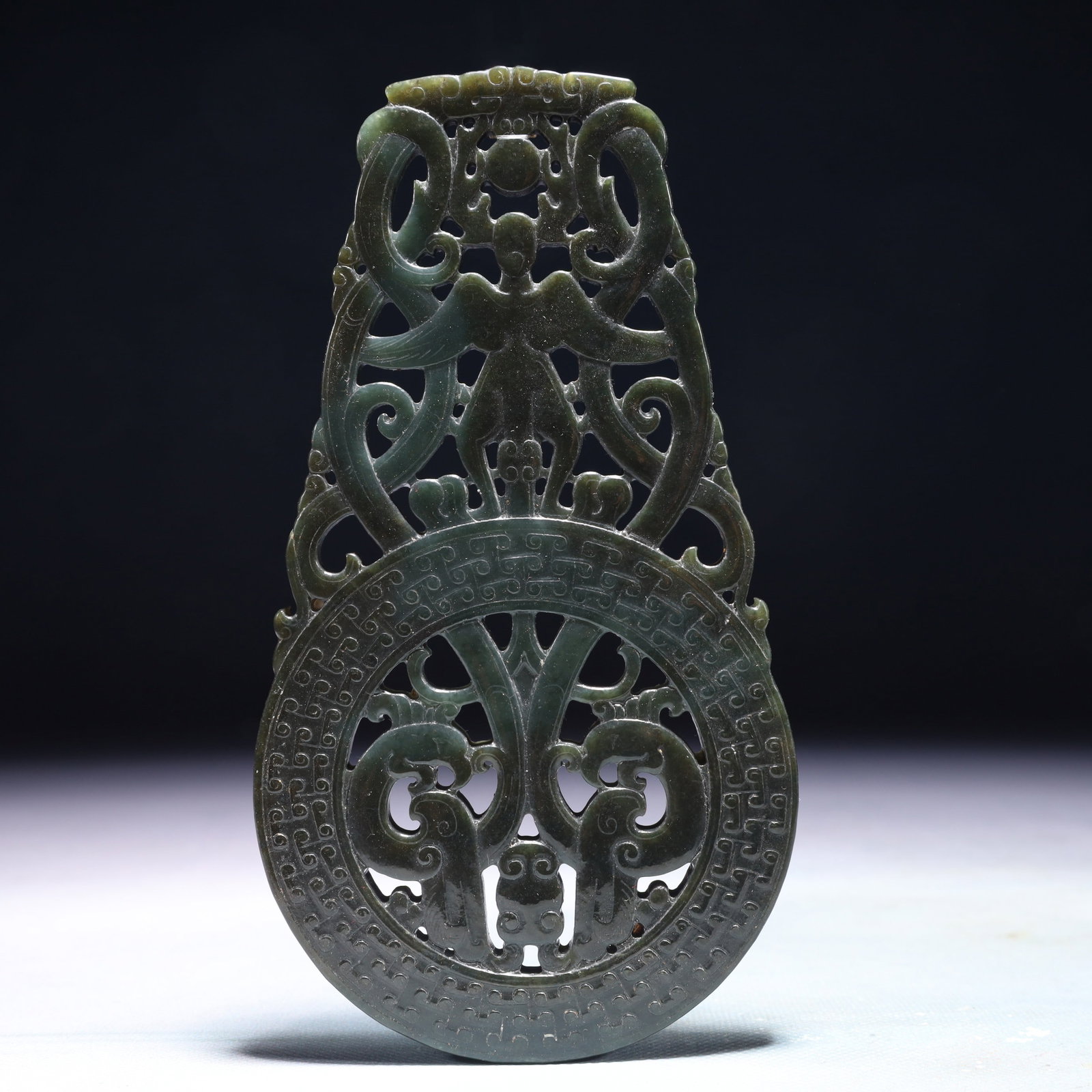 An Exquisite Jasper Figure Pattern Pendant: An Exquisite Jasper Figure Pattern Pendant,Qing Dynasty,China,Size:3.5inx6.7in,Weight:233.5g 碧玉人物纹挂件,中国清代
