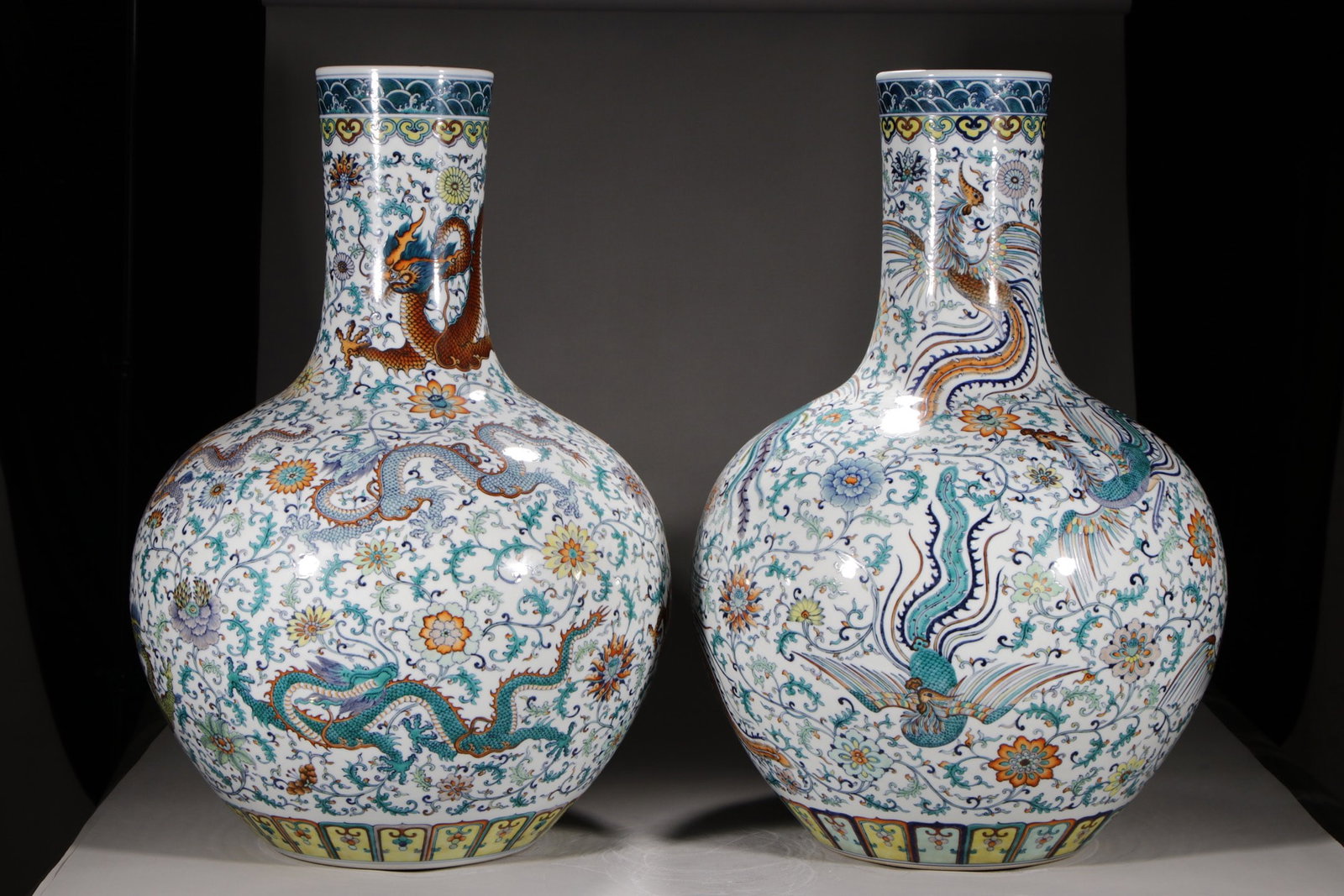 A Pair of Huge Doucai Lotus,Dragon and Phoenix Pattern Vases (1 of 9)