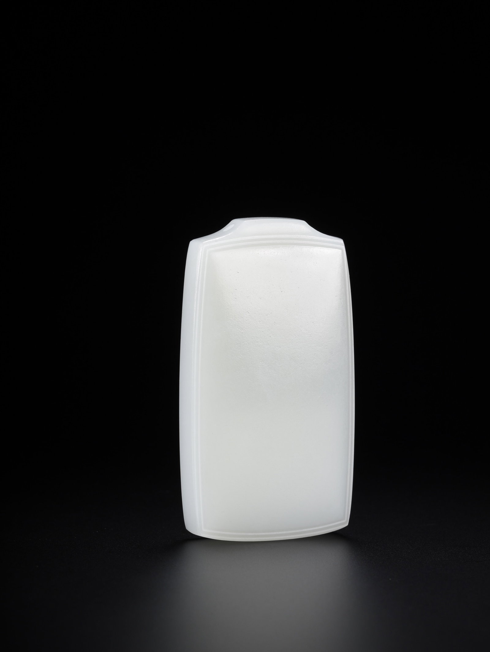 An Exquisite White Jade Pendant: An Exquisite White Jade Pendant,Qing Dynasty,China,Size:2.6inx1.5inx0.4in,Weight:61.6g 白玉牌,中国清代