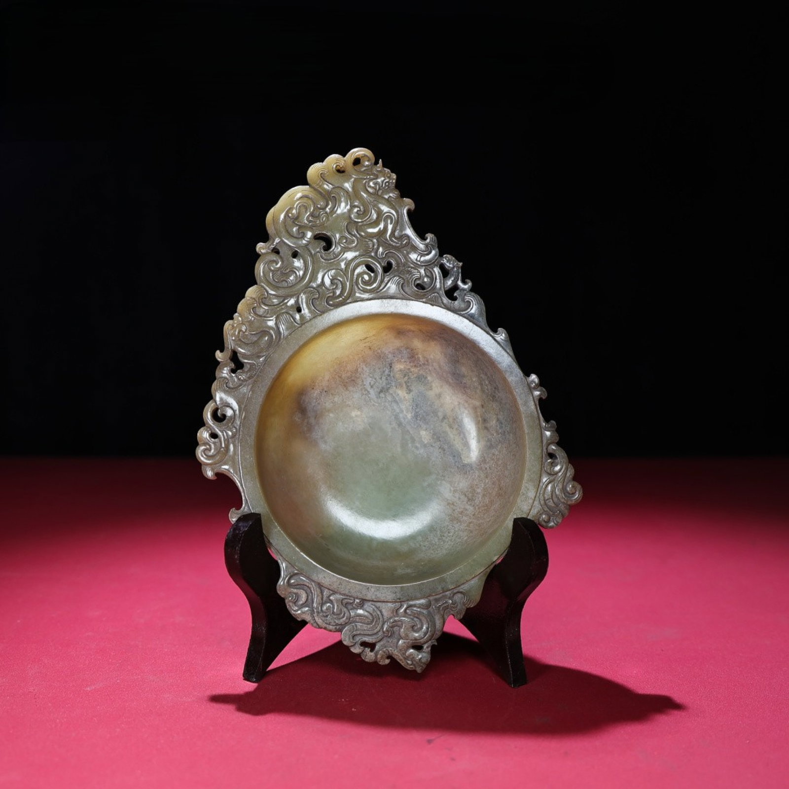 An Exquisite White Jade Chi-Dragon Pattern Bowl: An Exquisite White Jade Chi-Dragon Pattern Bowl,Qing Dynasty,China,Size:8.3inx6.3inx1.7in,Weight:351g 白玉螭龙纹碗,中国清代