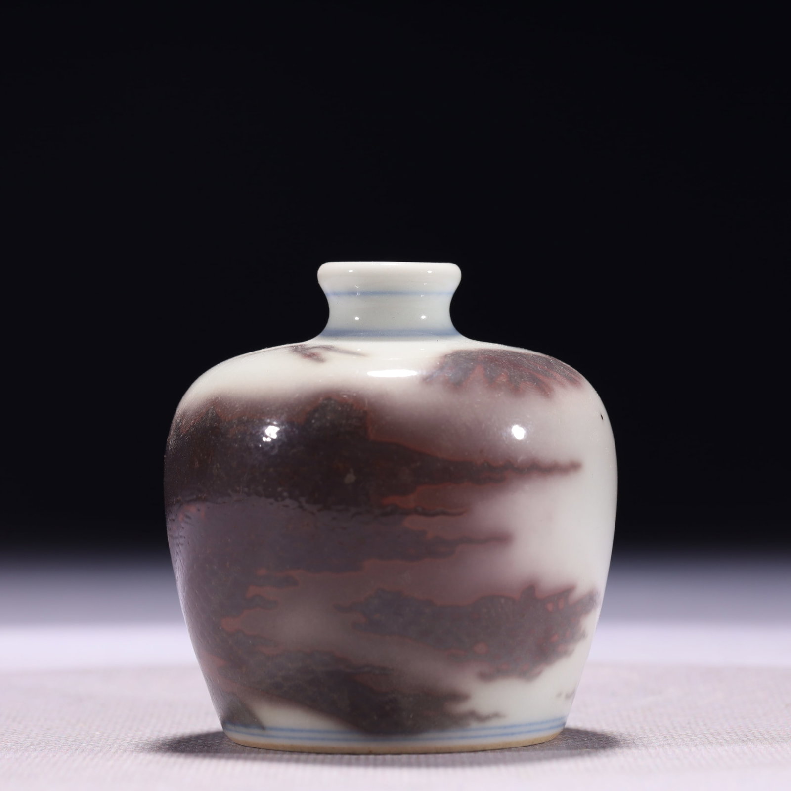 An Exquisite Underglaze-Red Landscape Pattern Snuff Bottle - 5