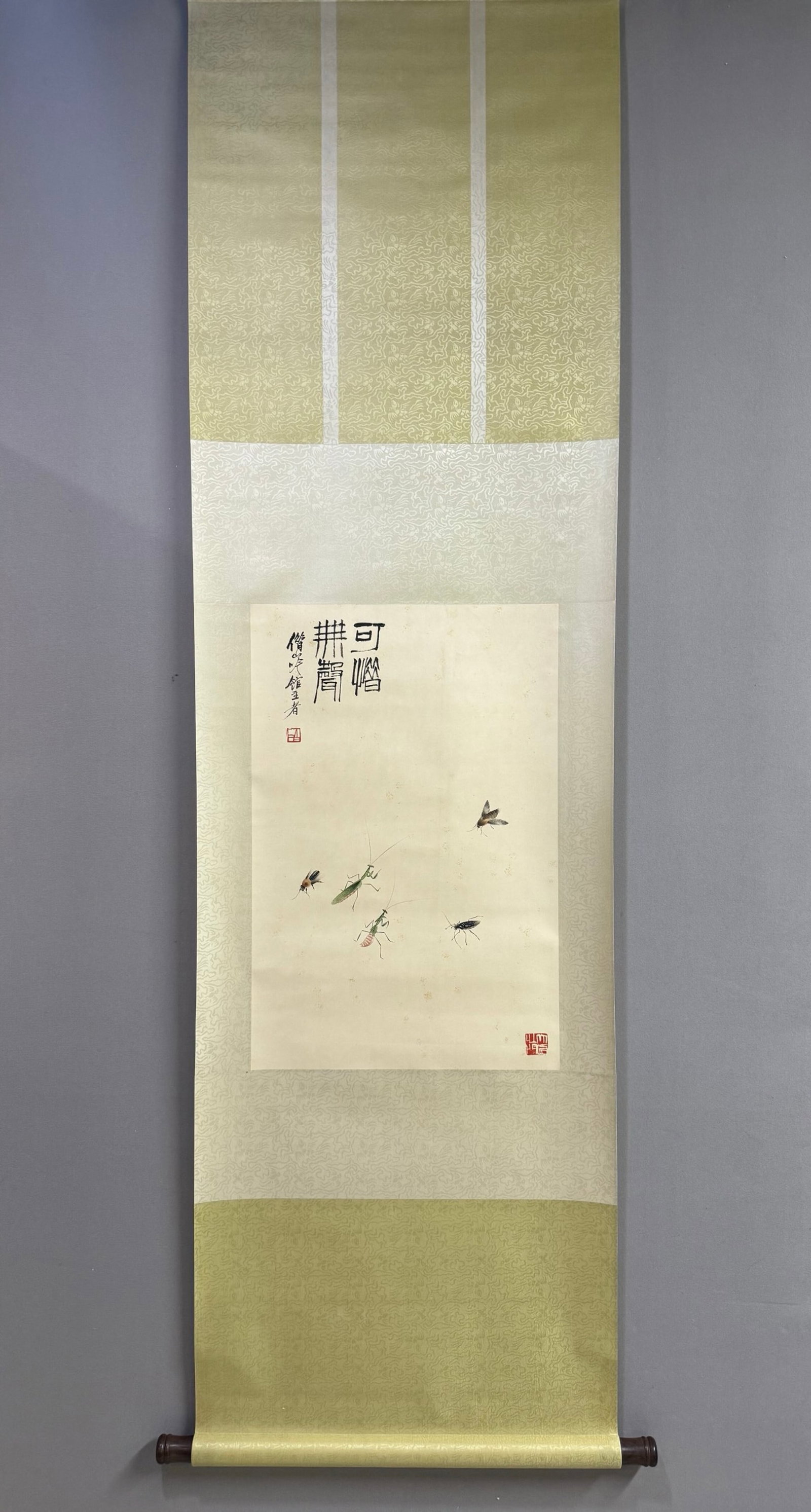 A Chinese Vertical Scroll Ink Painting of Insect on Paper: A Chinese Vertical Scroll Ink Painting of Insect on Paper,Qi Baishi,Size:25.2inx16.5in 一幅中国水墨昆虫画立轴,齐白石