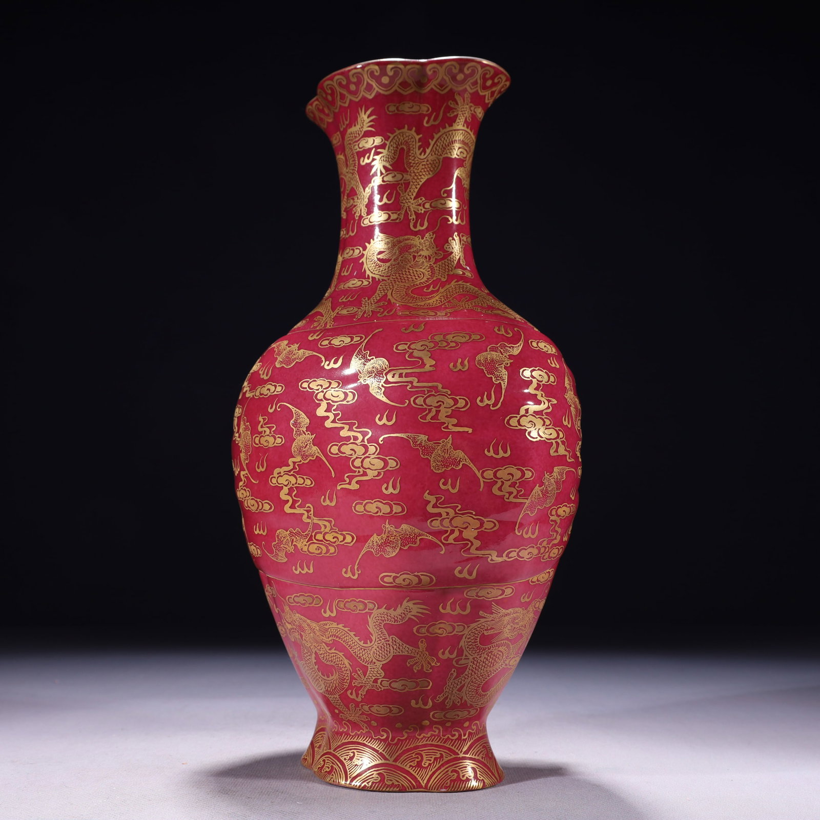 An Exquisite Ruby Red-Glazed Painted Gold Auspicious Cloud and Dragon Pattern Vase - 11