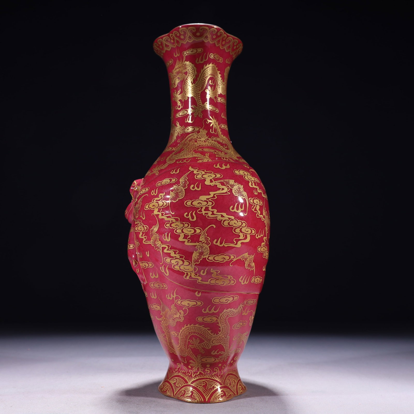 An Exquisite Ruby Red-Glazed Painted Gold Auspicious Cloud and Dragon Pattern Vase - 7