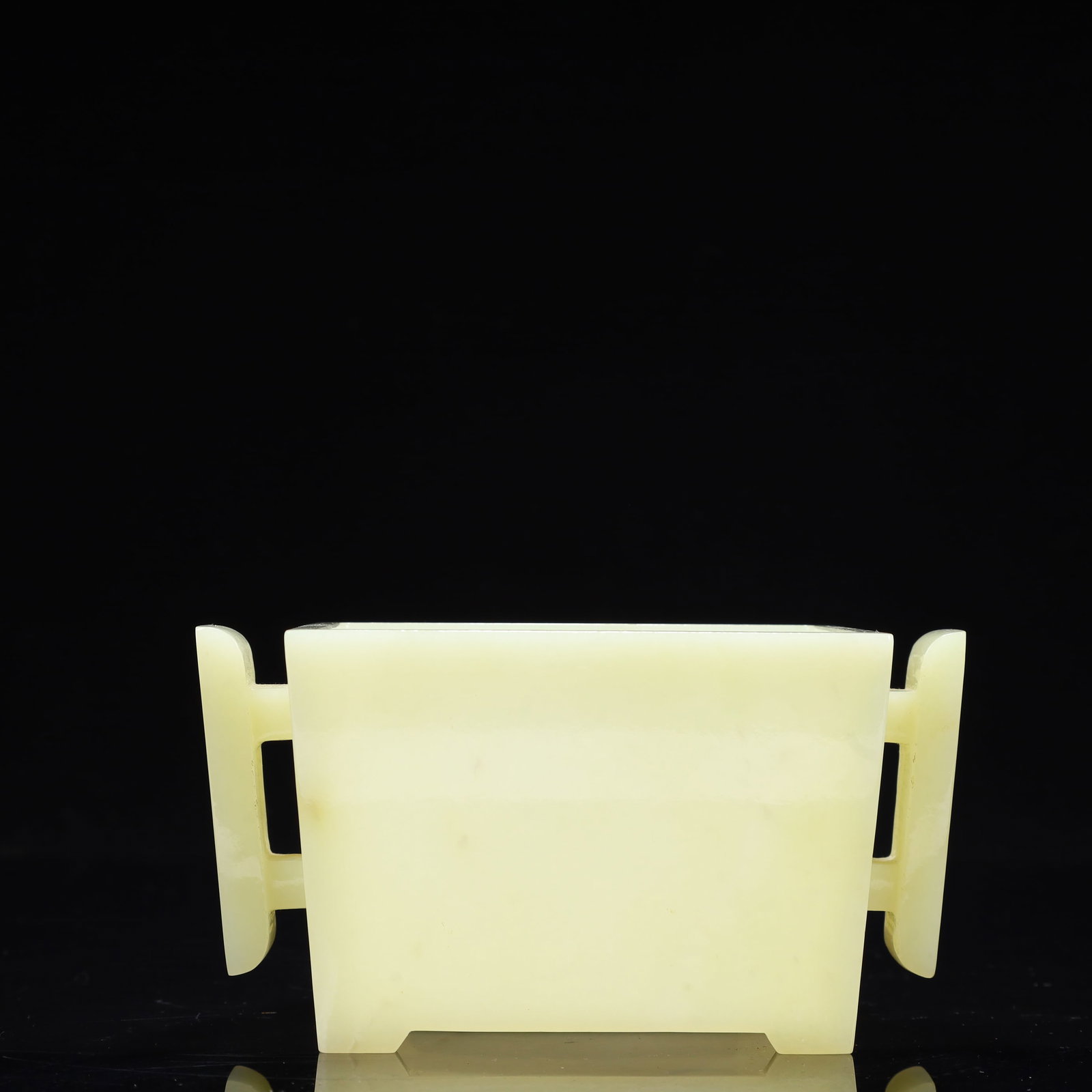 An Exquisite White Jade Double-Ears Censer: An Exquisite White Jade Double-Ears Censer,Qing Dynasty, China,Size:6.3inx3.9inx3.1in,Weight:600g 白玉双耳香炉,中国清代