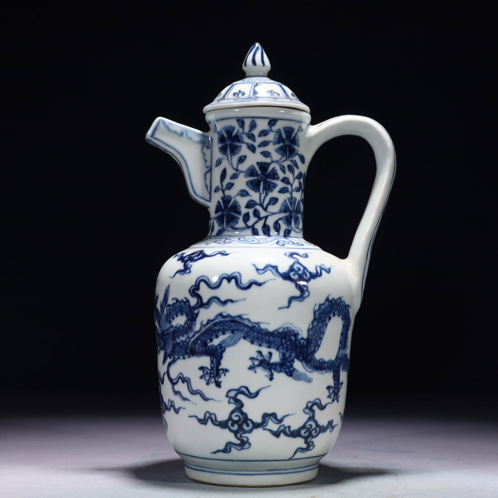 An Exquisite Blue and White Auspicious Cloud and Dragon Pattern Pot: An Exquisite Blue and White Auspicious Cloud and Dragon Pattern Pot,Ming Dynasty,China,Xuande Six-character Mark,Size:5.5inx11in,Weight:1350g