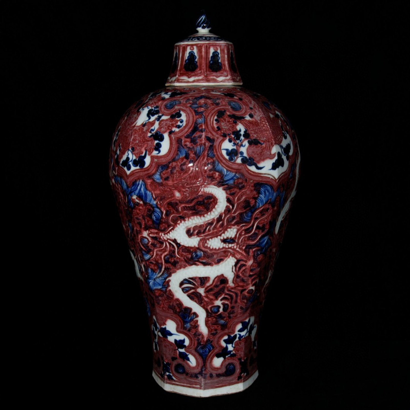 A Huge Blue and White Underglaze-Red Seawater and Dragon Pattern Bottle: A Huge Blue and White Underglaze-Red Seawater and Dragon Pattern Bottle,Yuan Dynasty,China,Size:19.7inx11in ???????????,????
