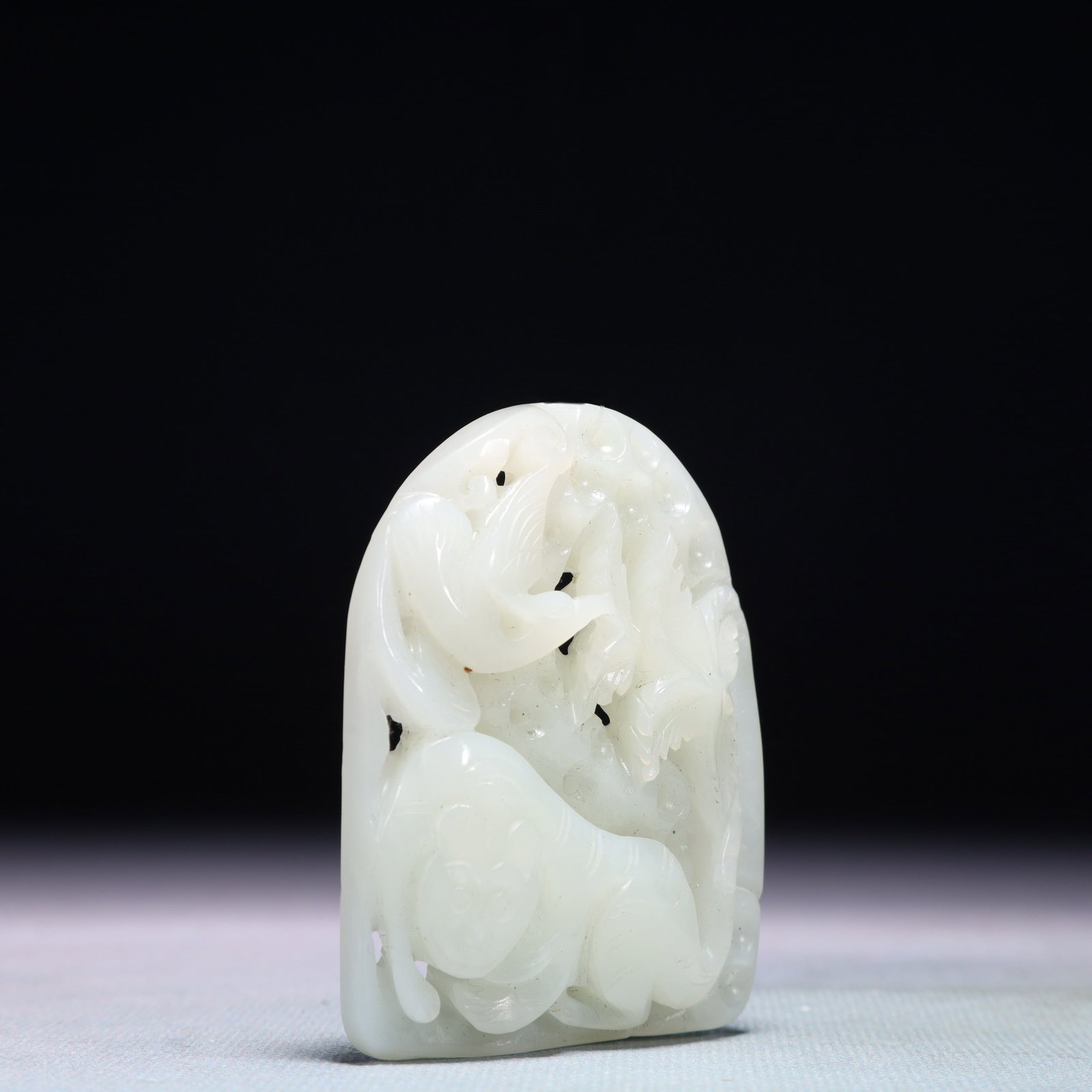 An Exquisite White Jade Beast Pattern Pendant - 3