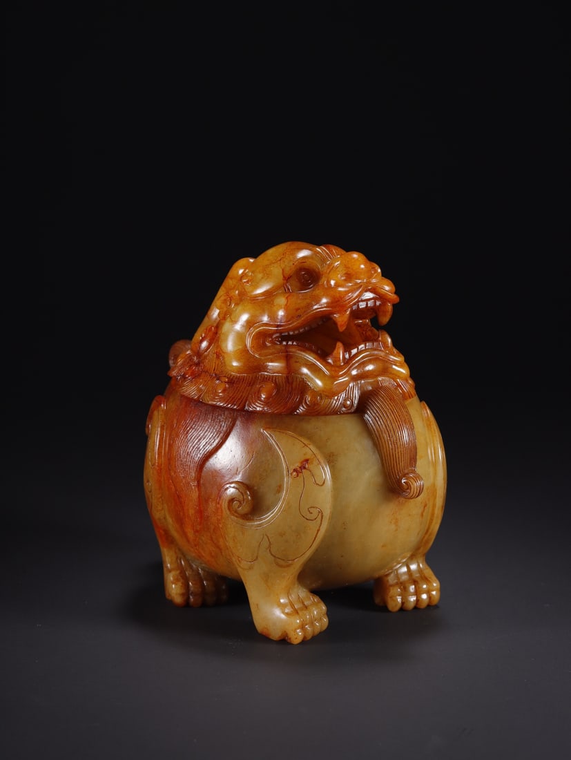 An Exquisite White Jade Beast-Shaped Censer: An Exquisite White Jade Beast-Shaped Censer,Qing Dynasty,China,Size:5inx3.5inx5in,Weight:758.2g