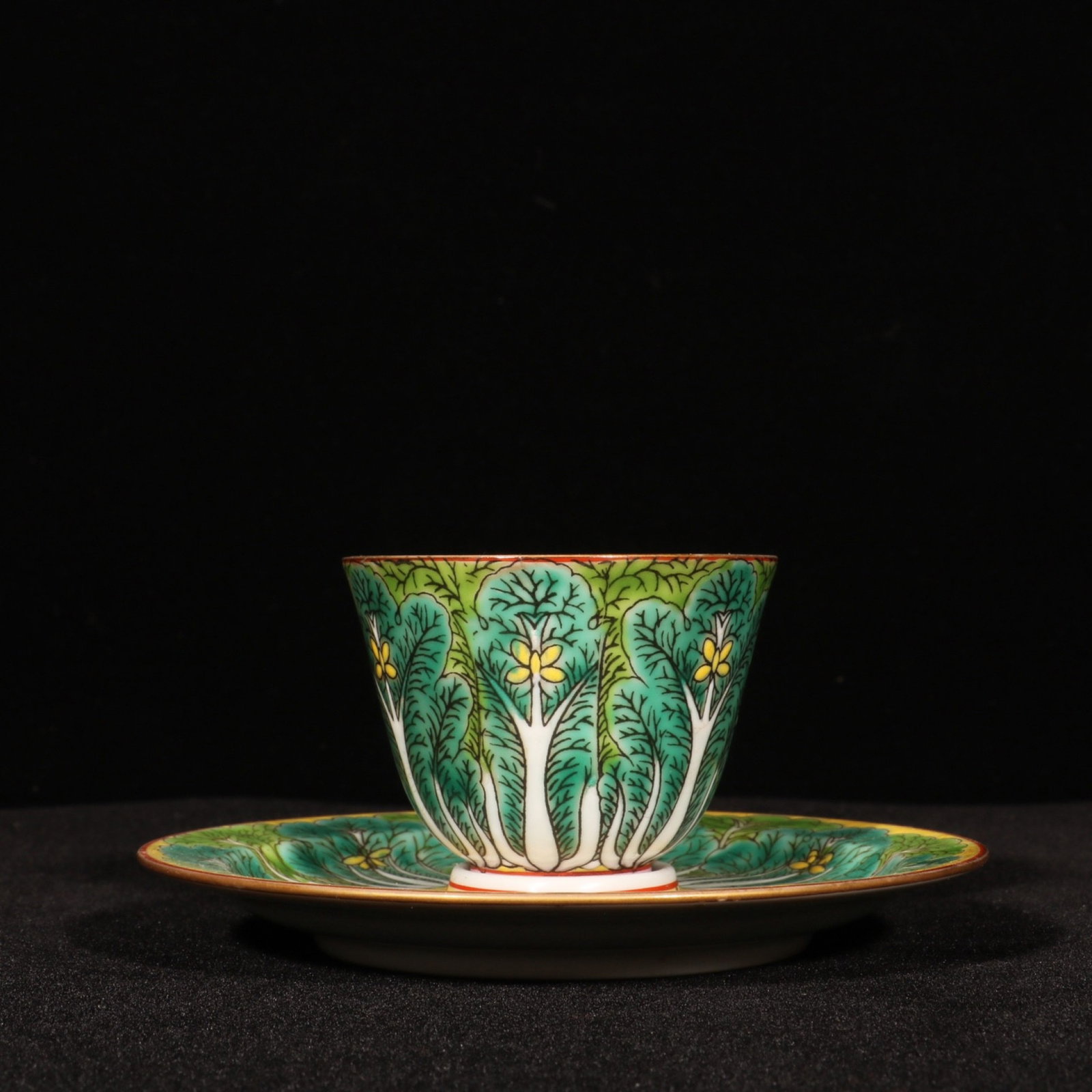 An Exquisite Enamel Painted Gold Cabbage Pattern Cup,with Plate: An Exquisite Enamel Painted Gold Cabbage Pattern Cup,with Plate,Qing Dynasty,China,Qianlong Four-character Mark,Size:2.4inx4.7in 珐琅彩描金白菜纹杯
