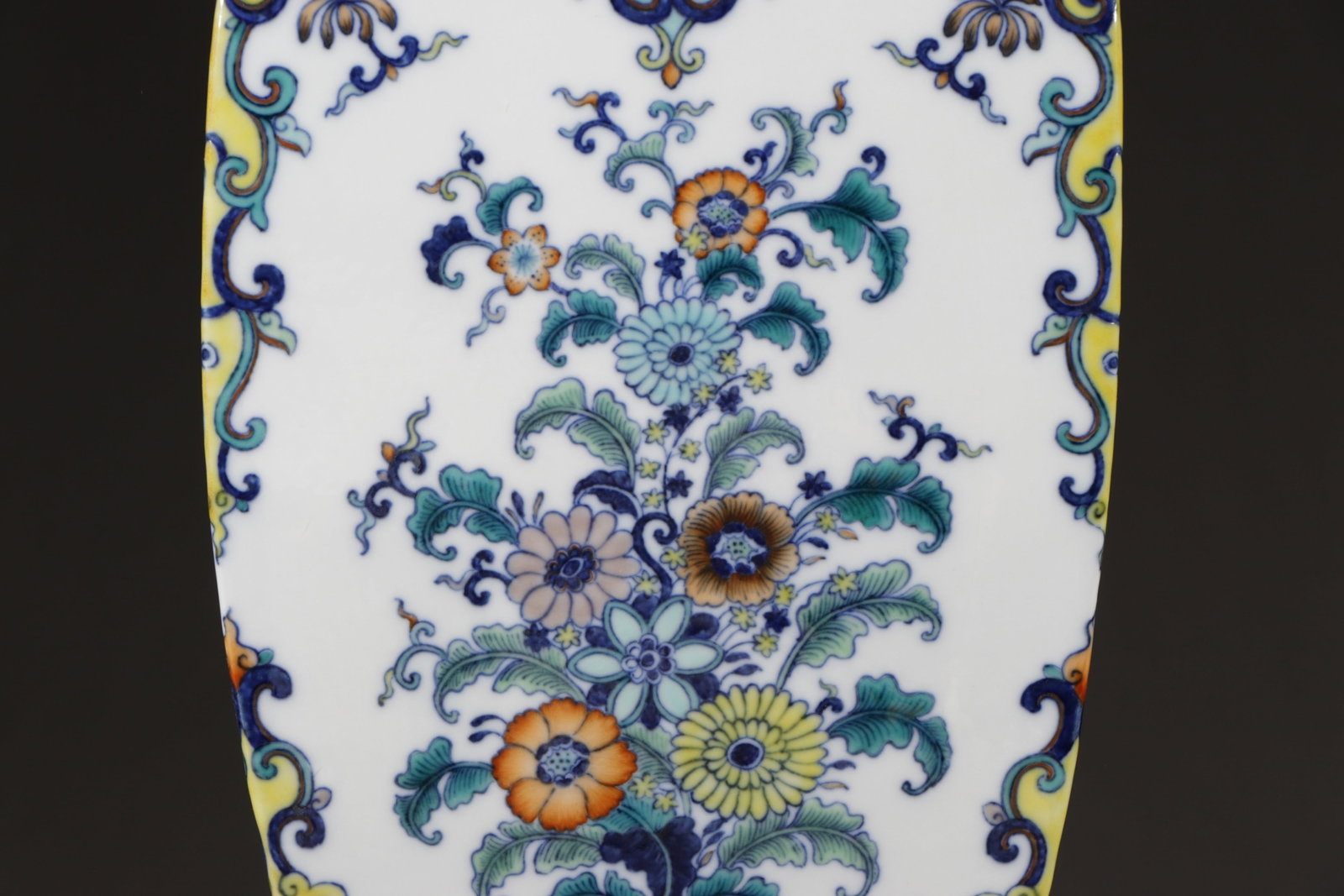 A Huge Doucai Lotus Pattern Vase - 4
