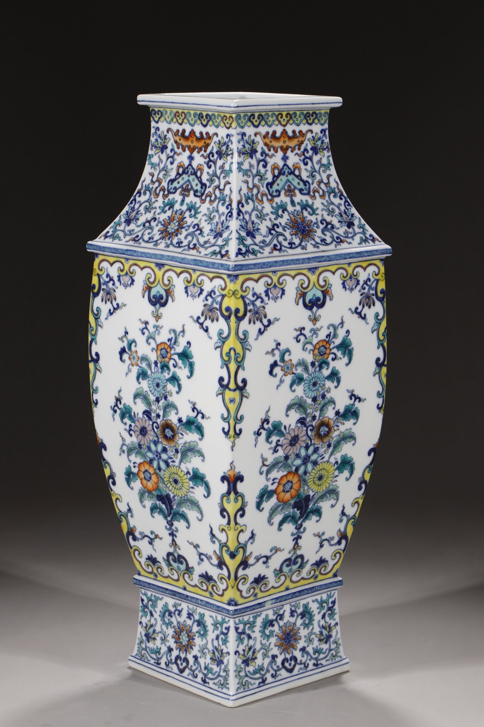 A Huge Doucai Lotus Pattern Vase - 5