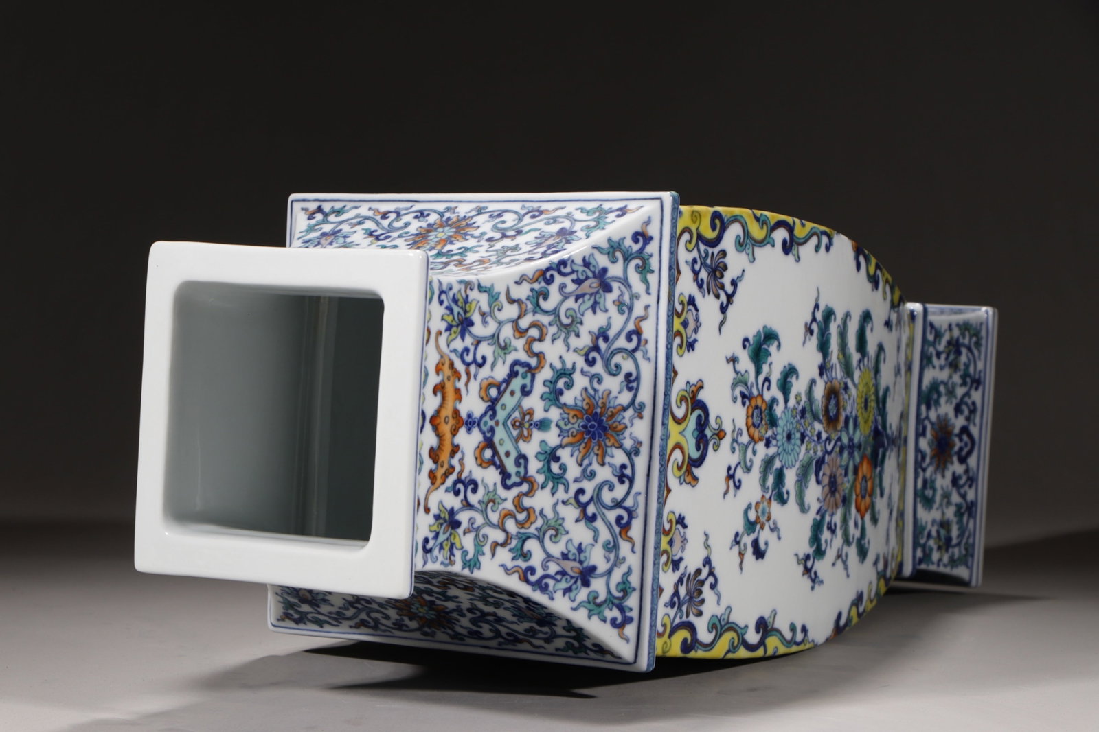 A Huge Doucai Lotus Pattern Vase - 7