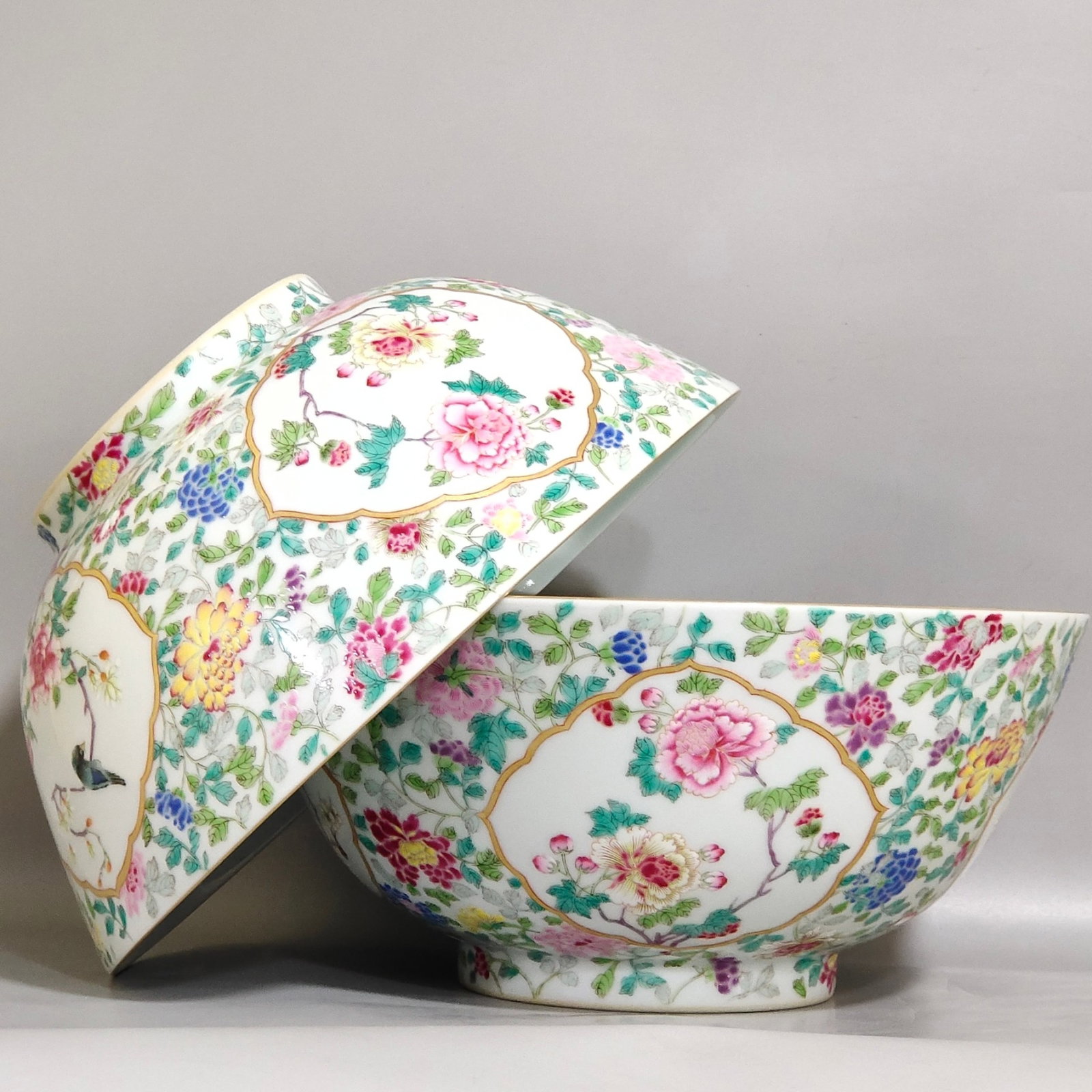 A Pair of Exquisite Famille-Rose Flower and Bird Pattern Bowls: A Pair of Exquisite Famille-Rose Flower and Bird Pattern Bowls,Qing Dynasty,China,Yongzheng Six-character Mark,Size:4.1inx9.1in ????????,????,?????