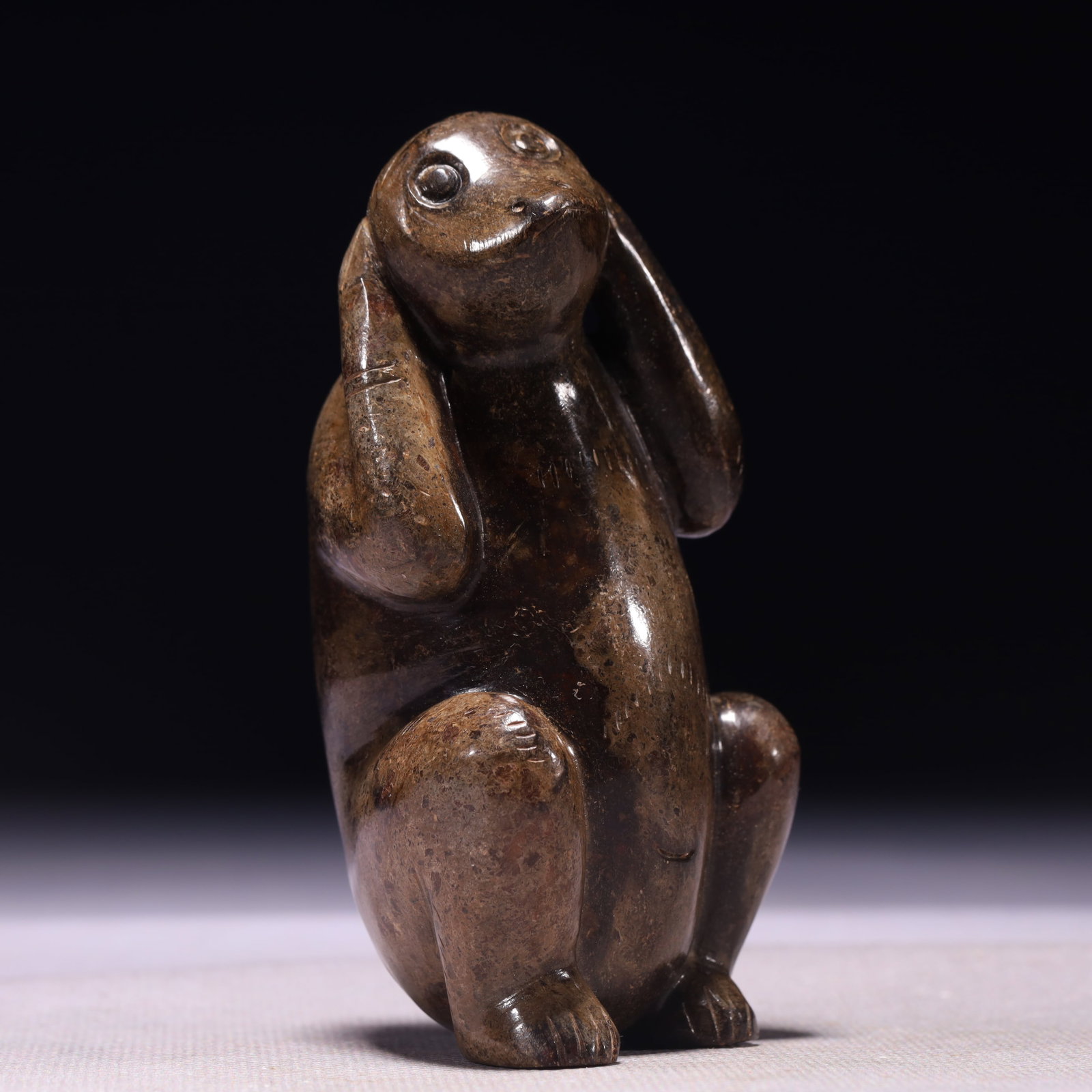 An Exquisite Archaic Jade Monkey Ornament: An Exquisite Archaic Jade Monkey Ornament,Ancient Time,China,Size:2inx1.6inx3.9in,Weight:347g ???????,??????